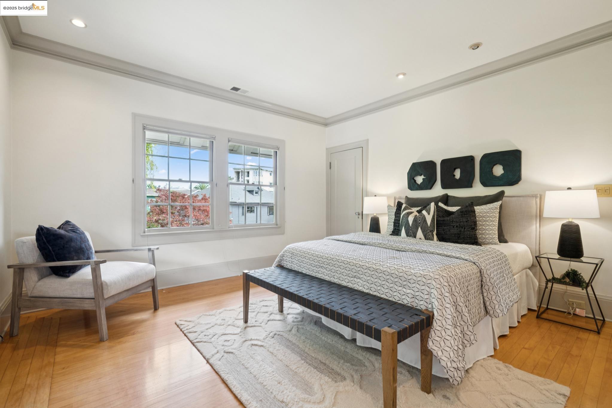Detail Gallery Image 37 of 60 For 408 Euclid Ave, Oakland,  CA 94610 - 4 Beds | 3 Baths