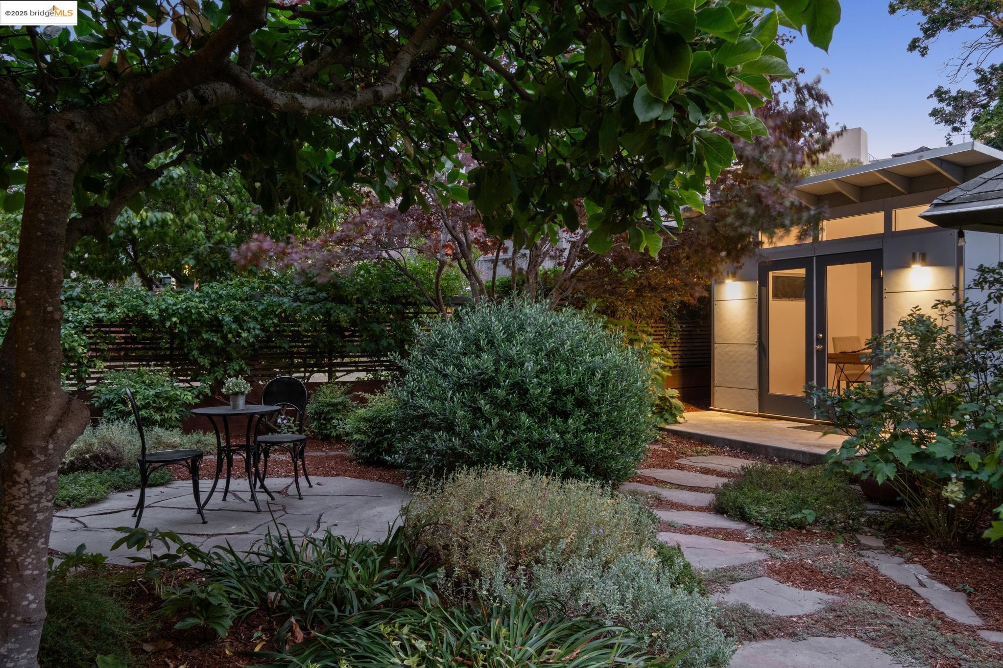 Detail Gallery Image 46 of 60 For 408 Euclid Ave, Oakland,  CA 94610 - 4 Beds | 3 Baths