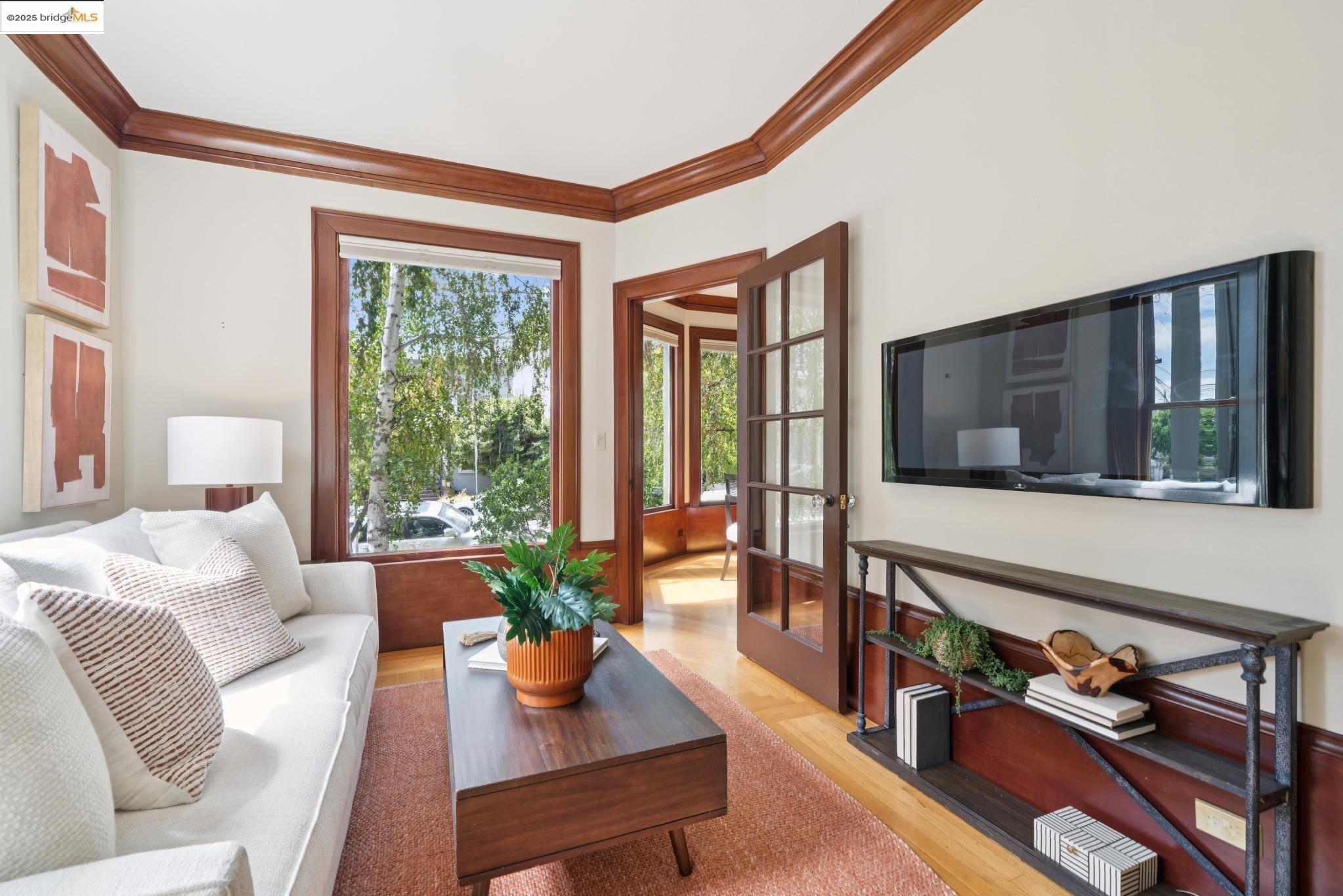 Detail Gallery Image 7 of 60 For 408 Euclid Ave, Oakland,  CA 94610 - 4 Beds | 3 Baths