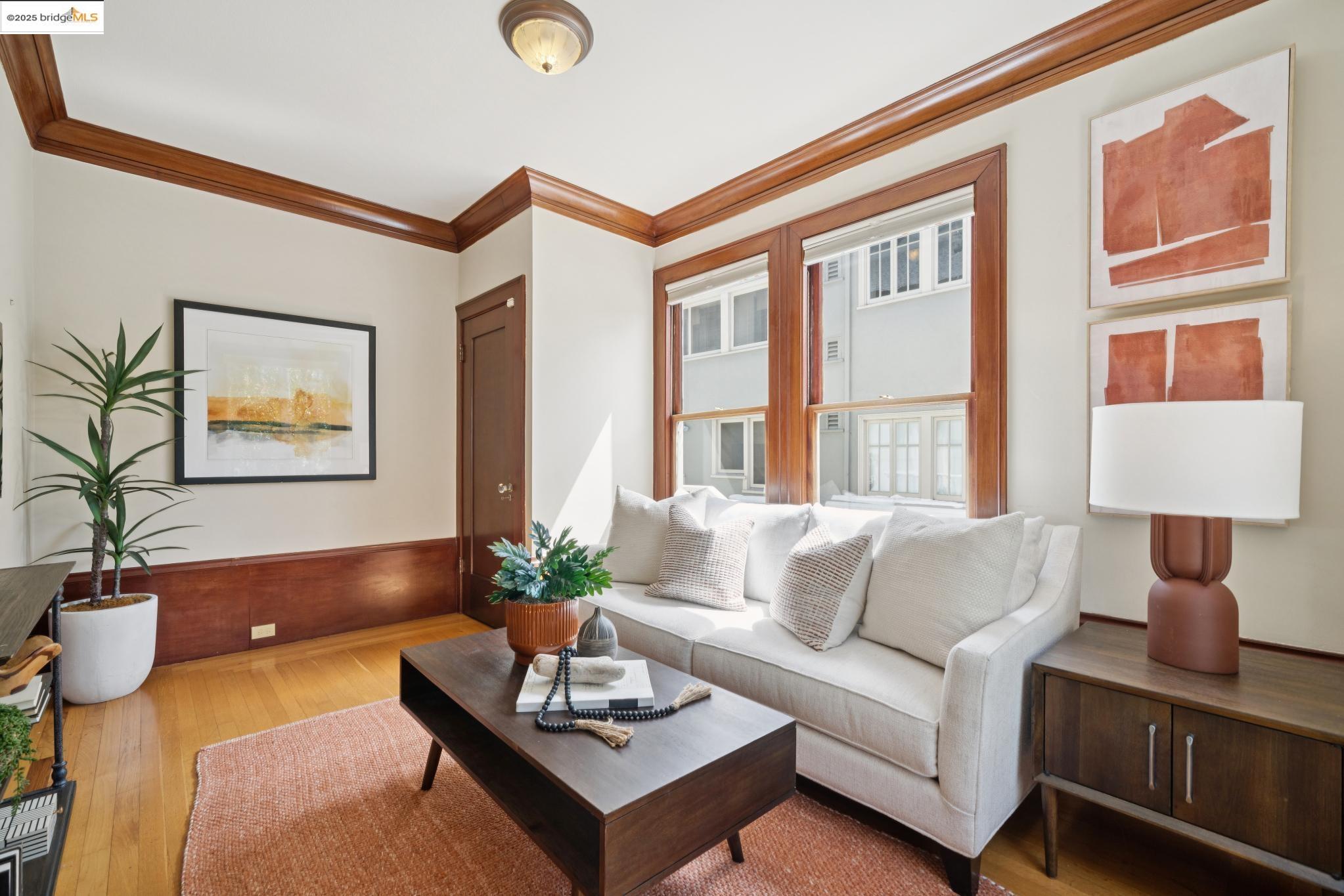 Detail Gallery Image 8 of 60 For 408 Euclid Ave, Oakland,  CA 94610 - 4 Beds | 3 Baths