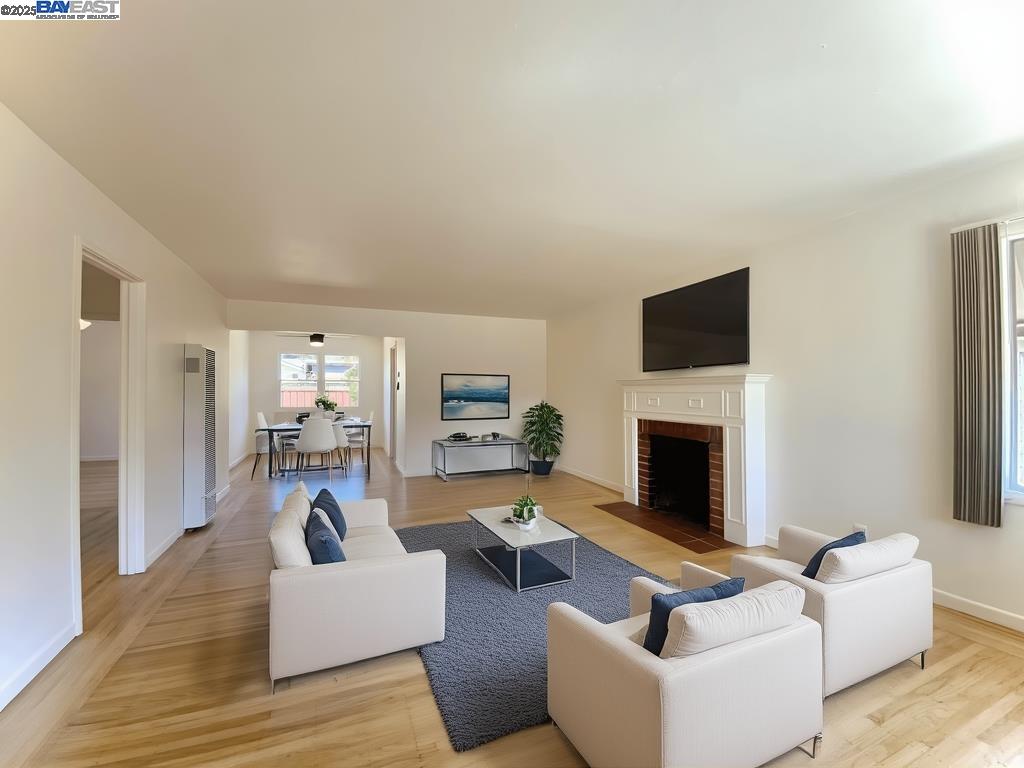 Detail Gallery Image 5 of 23 For 21284 Tyee St, Castro Valley,  CA 94546 - 2 Beds | 1 Baths