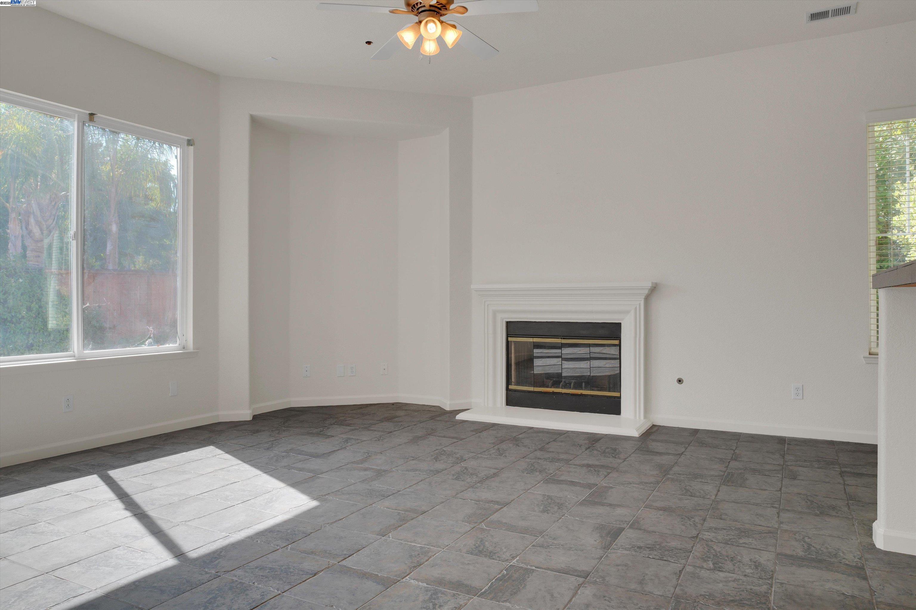 Detail Gallery Image 17 of 54 For 342 Roundhill Dr, Brentwood,  CA 94513 - 4 Beds | 3 Baths