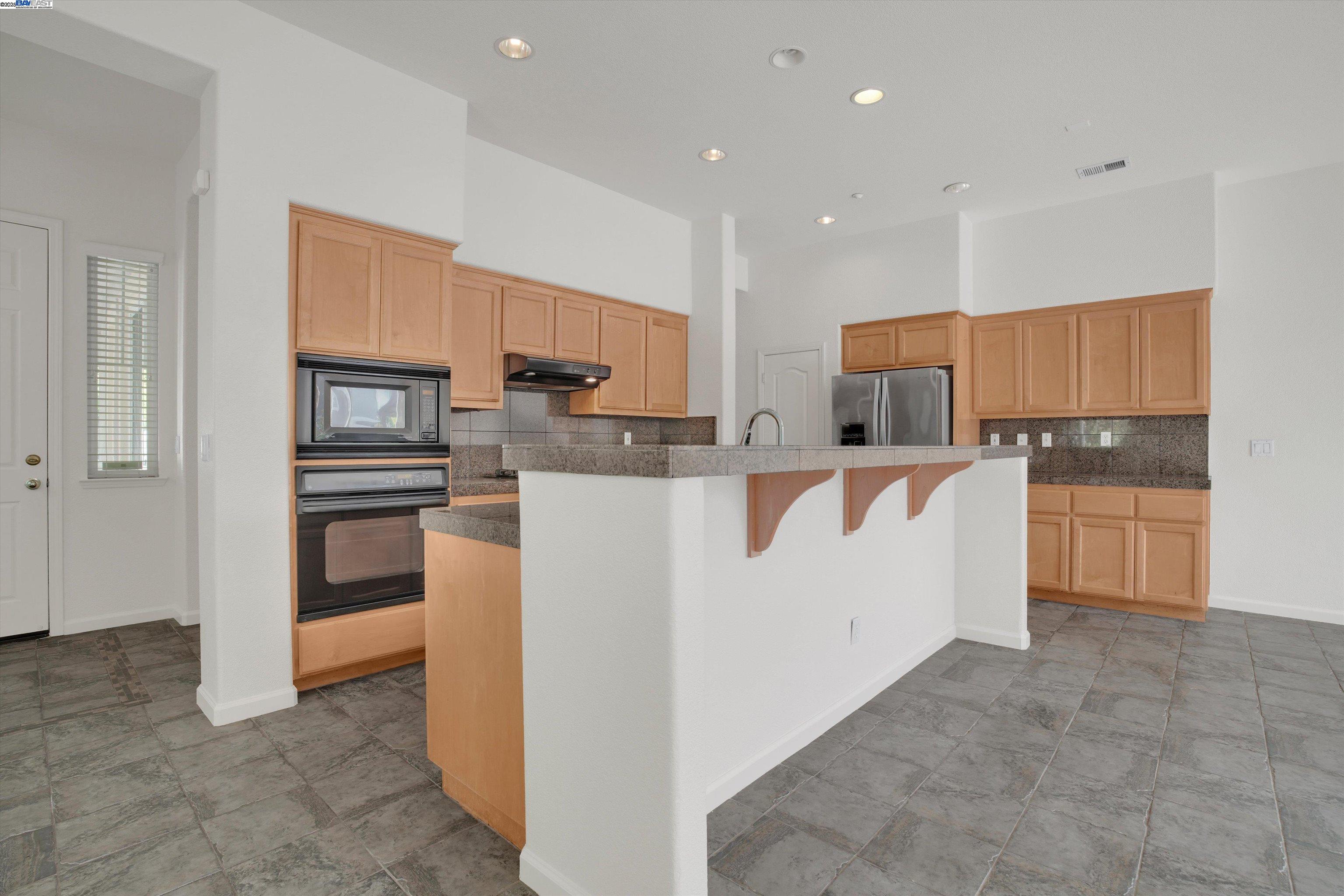 Detail Gallery Image 18 of 54 For 342 Roundhill Dr, Brentwood,  CA 94513 - 4 Beds | 3 Baths
