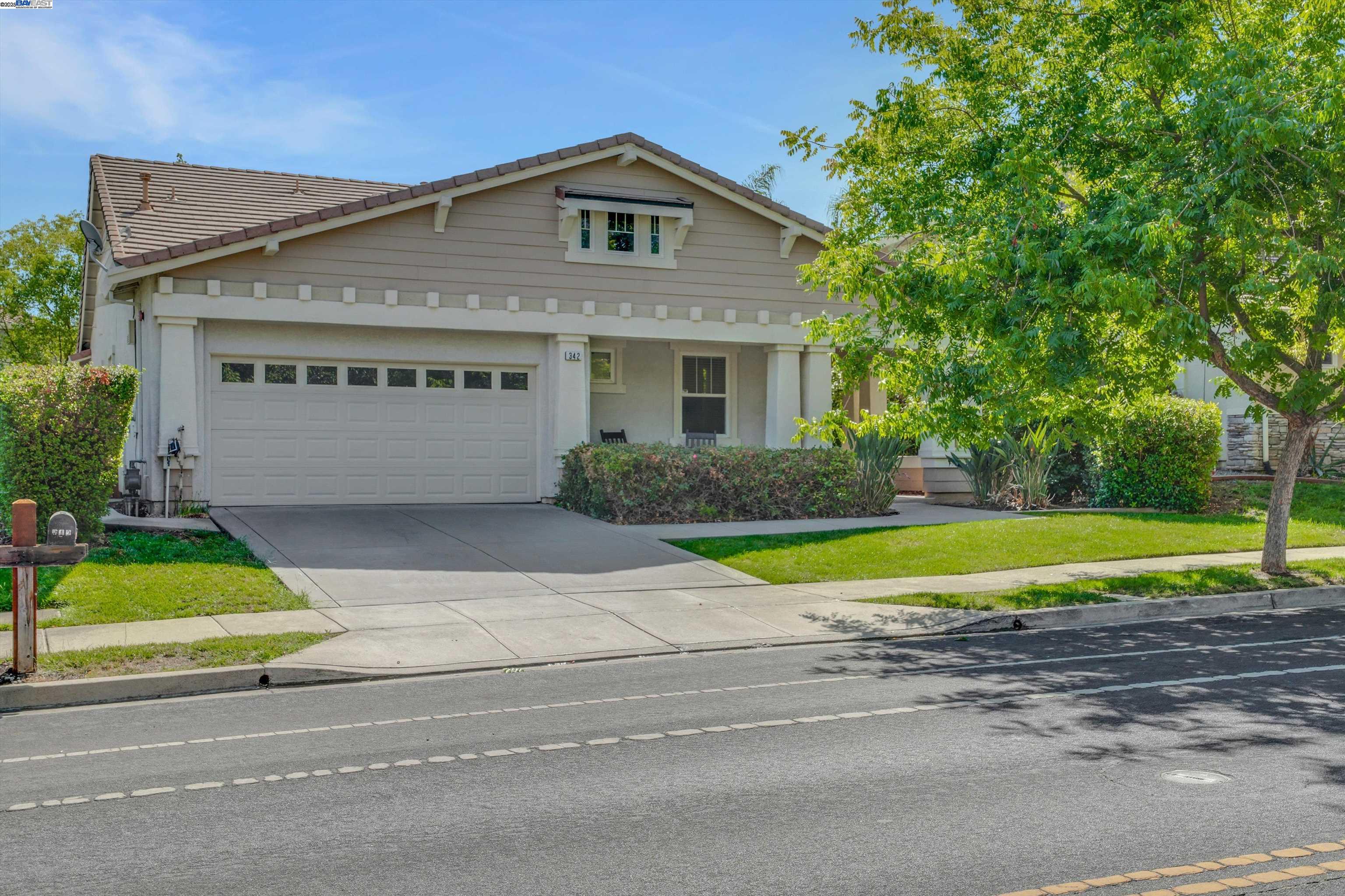 Detail Gallery Image 3 of 54 For 342 Roundhill Dr, Brentwood,  CA 94513 - 4 Beds | 3 Baths