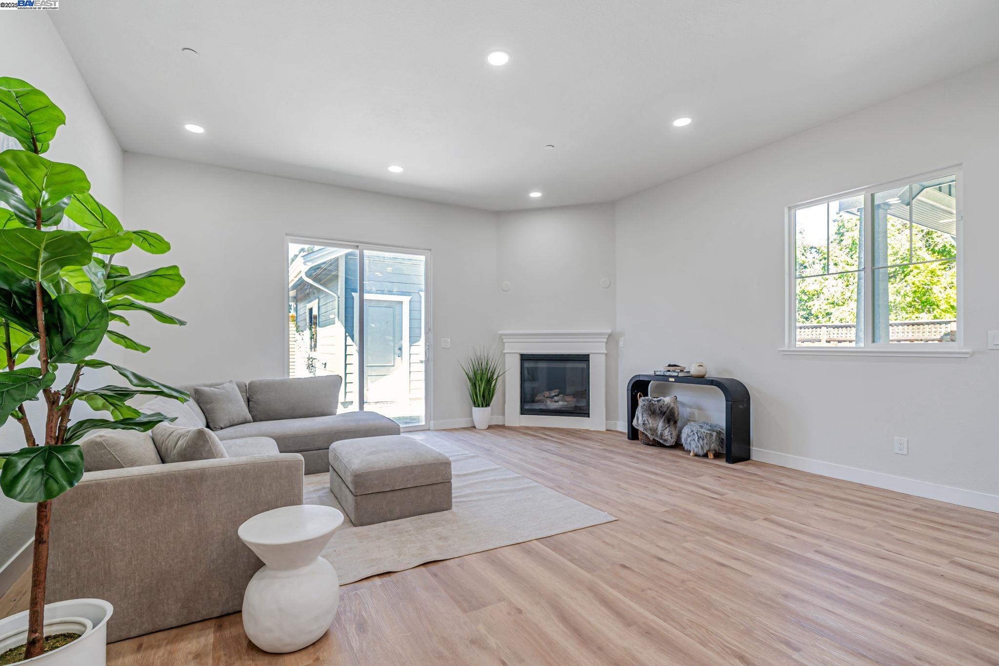 Detail Gallery Image 16 of 59 For 202 Sonia Way, Livermore,  CA 94550 - 4 Beds | 2 Baths