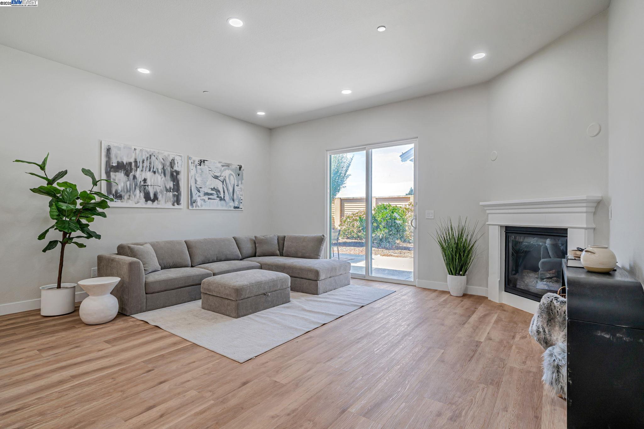 Detail Gallery Image 18 of 59 For 202 Sonia Way, Livermore,  CA 94550 - 4 Beds | 2 Baths
