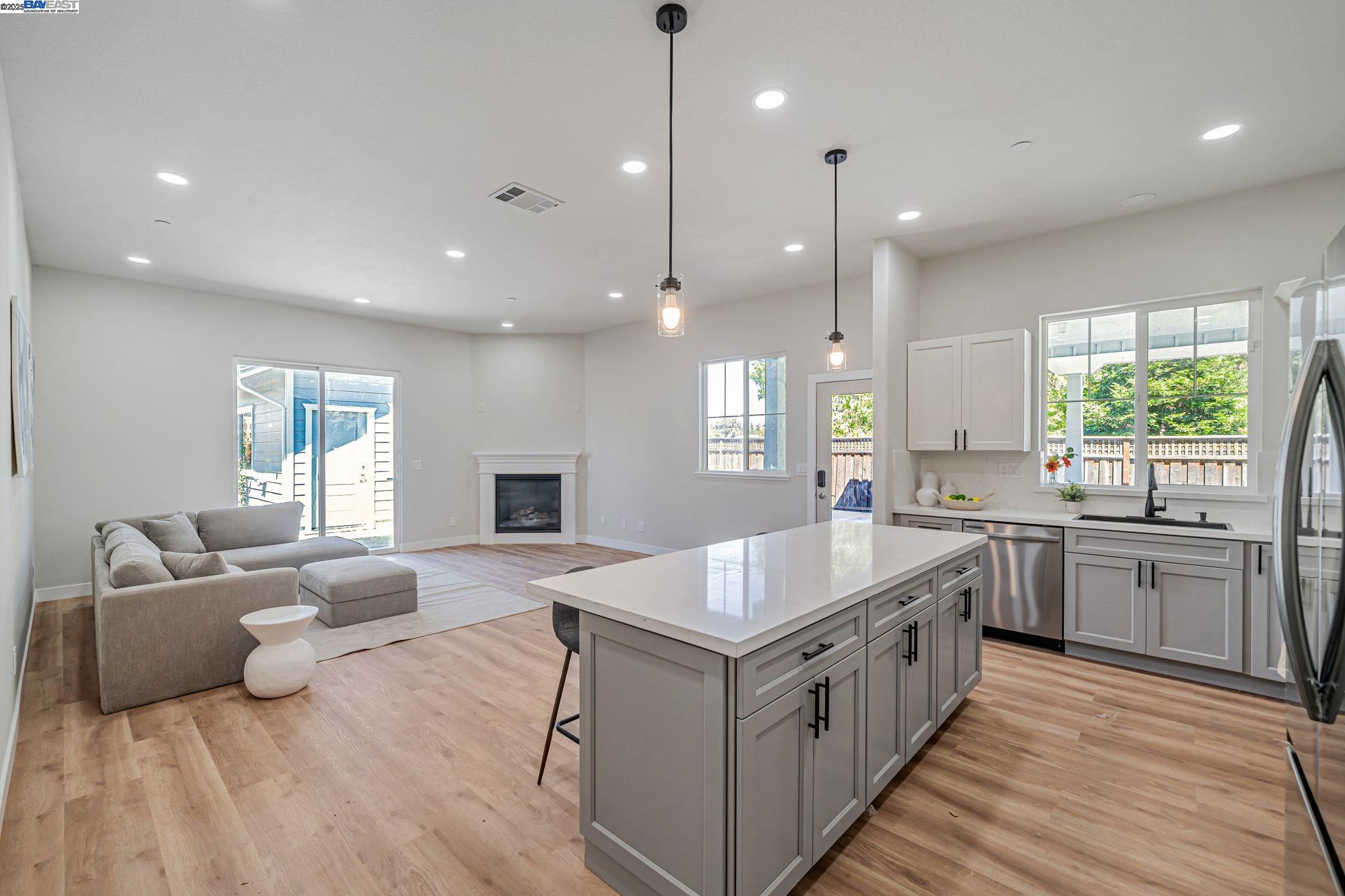 Detail Gallery Image 20 of 59 For 202 Sonia Way, Livermore,  CA 94550 - 4 Beds | 2 Baths