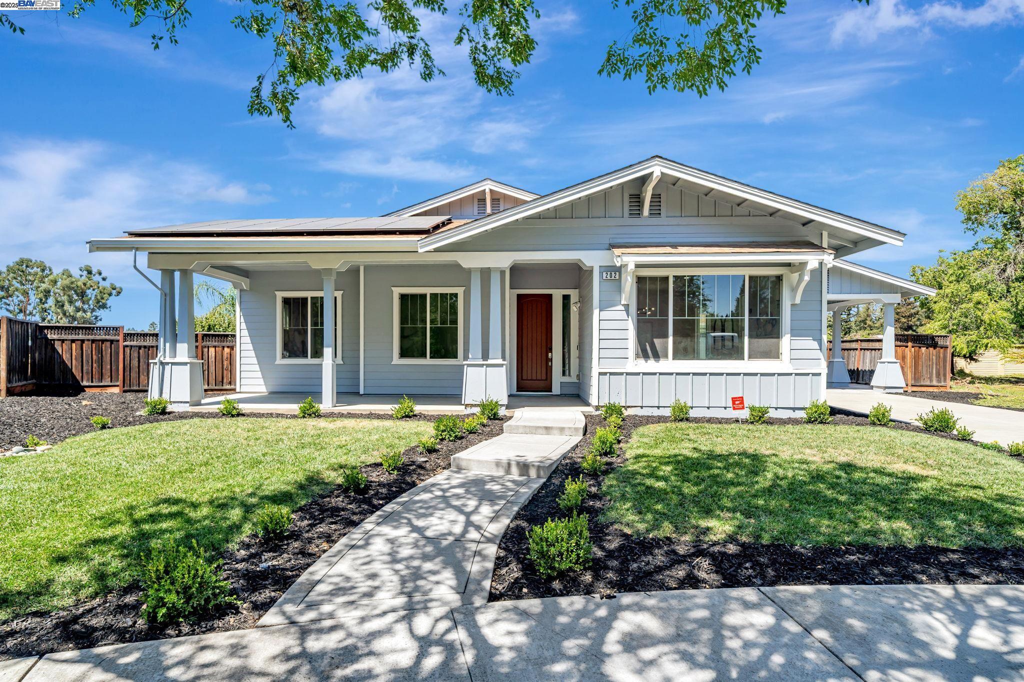 Detail Gallery Image 3 of 59 For 202 Sonia Way, Livermore,  CA 94550 - 4 Beds | 2 Baths