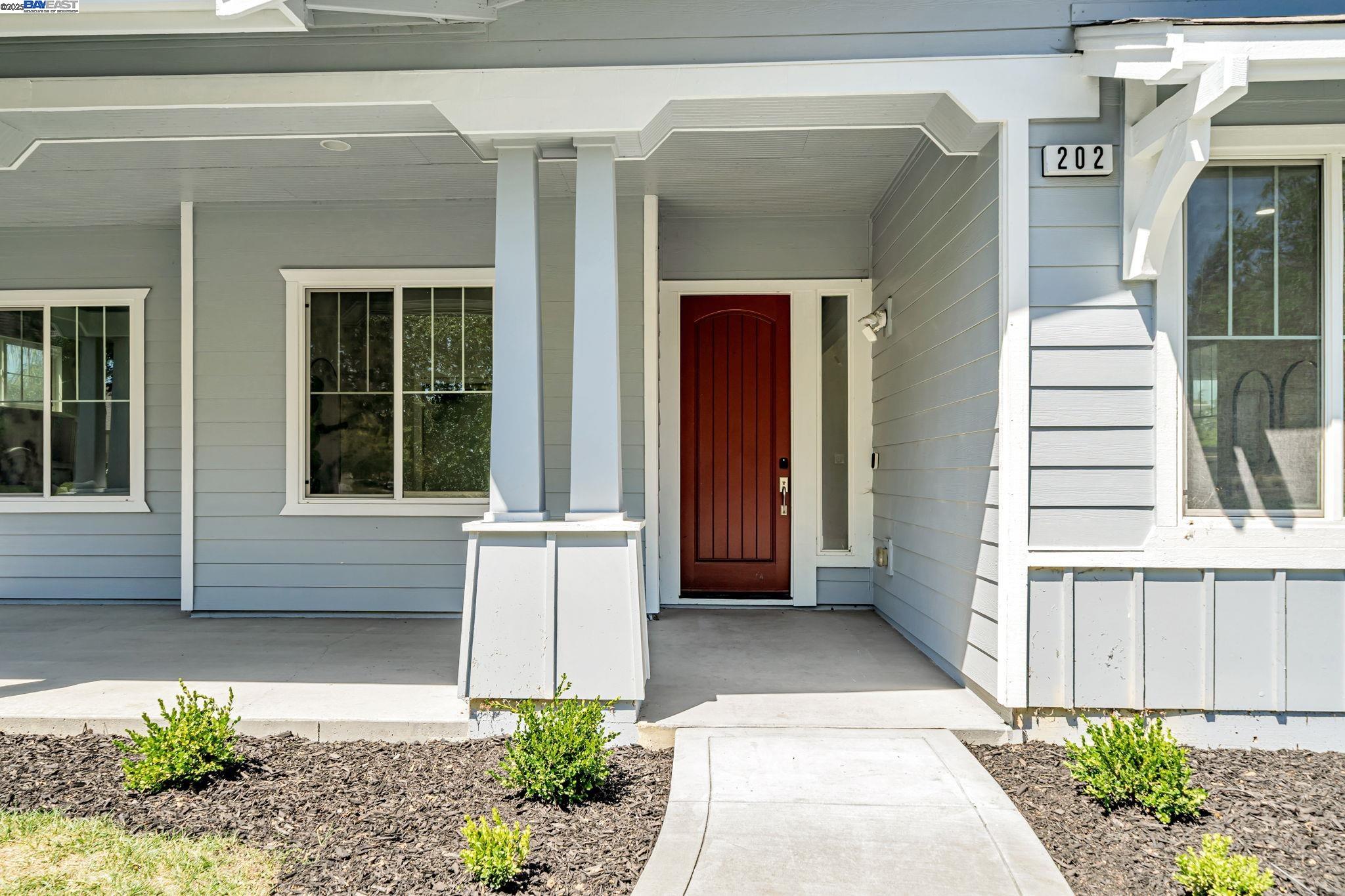 Detail Gallery Image 5 of 59 For 202 Sonia Way, Livermore,  CA 94550 - 4 Beds | 2 Baths