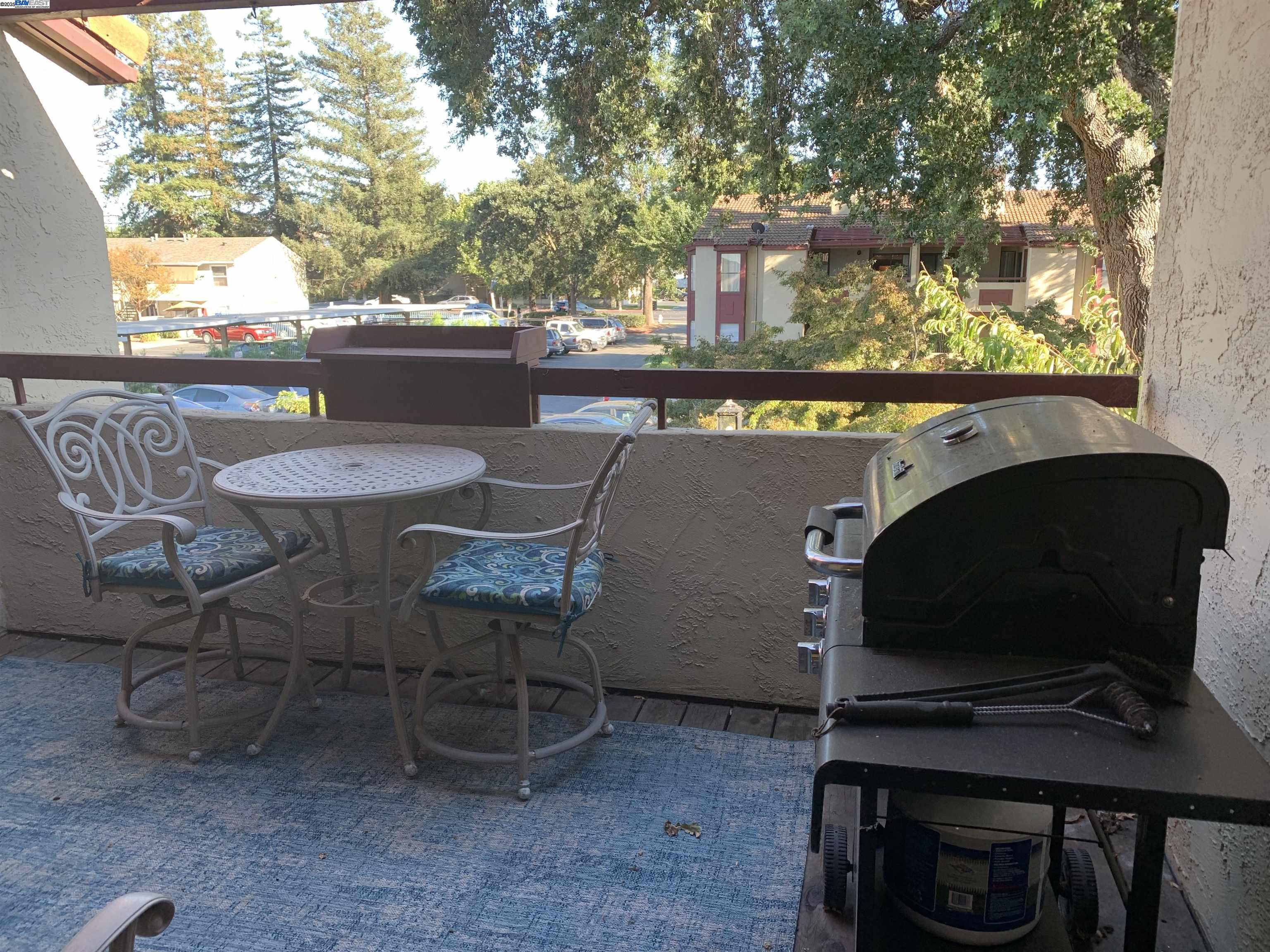 Detail Gallery Image 1 of 5 For Monument Blvd #20,  Concord,  CA 94520 - 2 Beds | 1/1 Baths