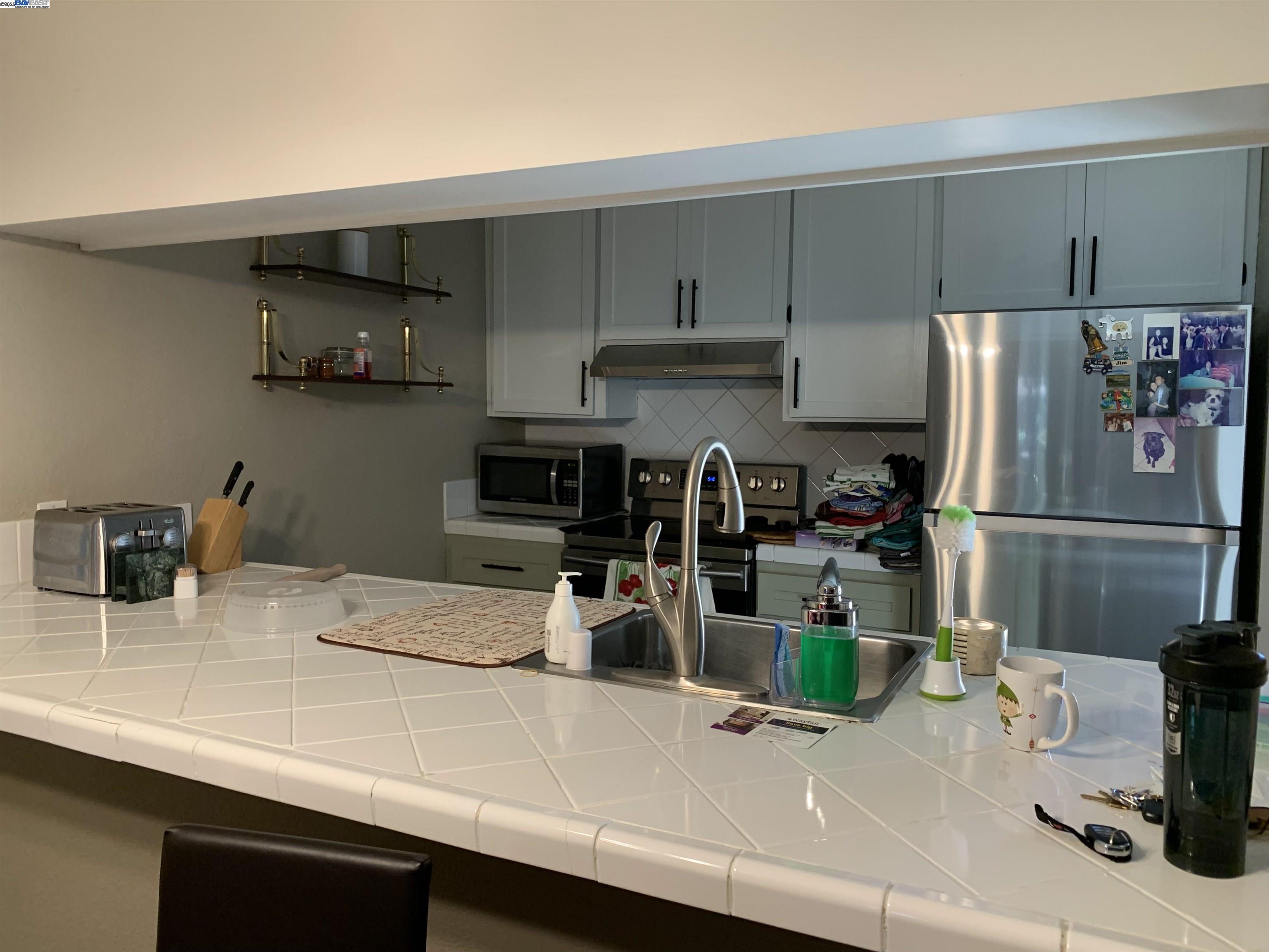 Detail Gallery Image 4 of 5 For Monument Blvd #20,  Concord,  CA 94520 - 2 Beds | 1/1 Baths