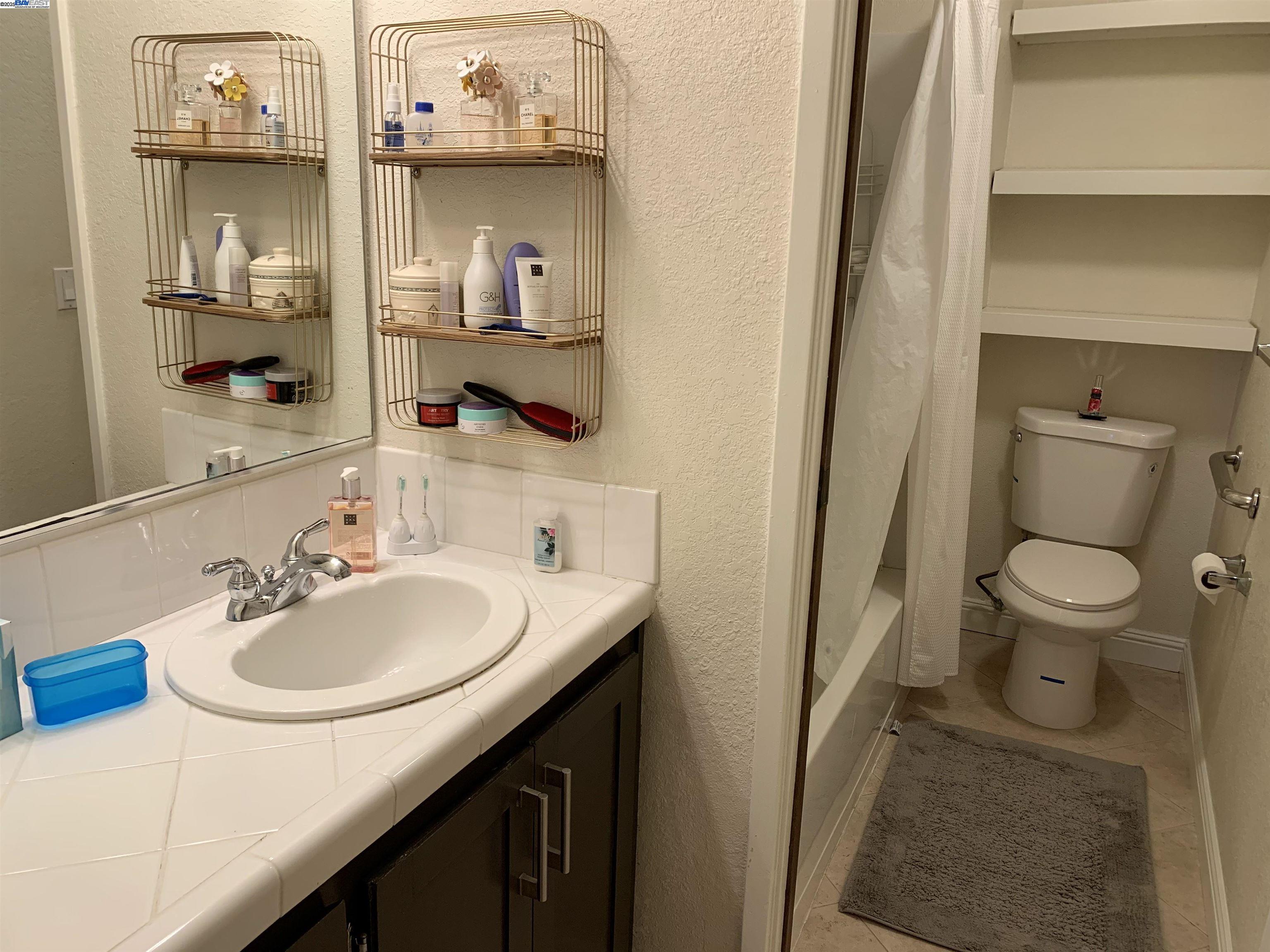 Detail Gallery Image 5 of 5 For Monument Blvd #20,  Concord,  CA 94520 - 2 Beds | 1/1 Baths