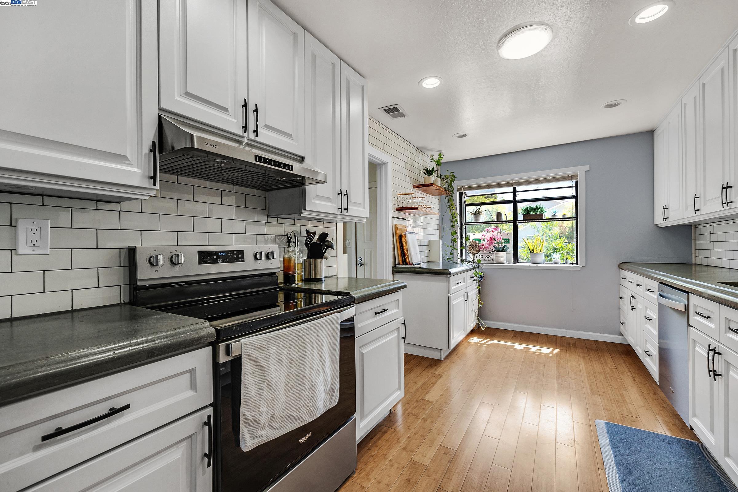 Photo #8: 41110570 Listing: Photo #8