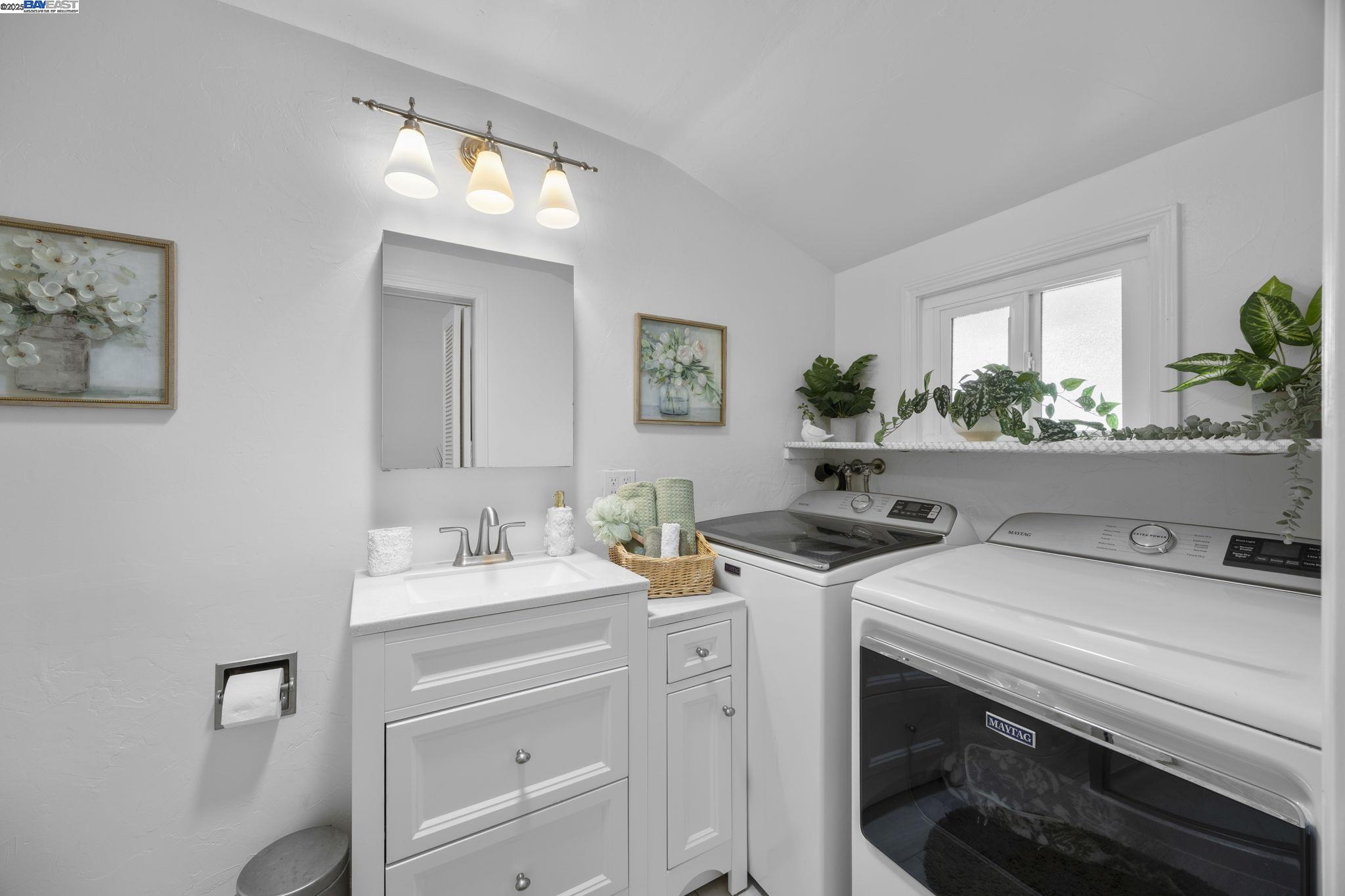 Detail Gallery Image 33 of 55 For 3304 Brookdale Blvd, Castro Valley,  CA 94546 - 3 Beds | 2 Baths
