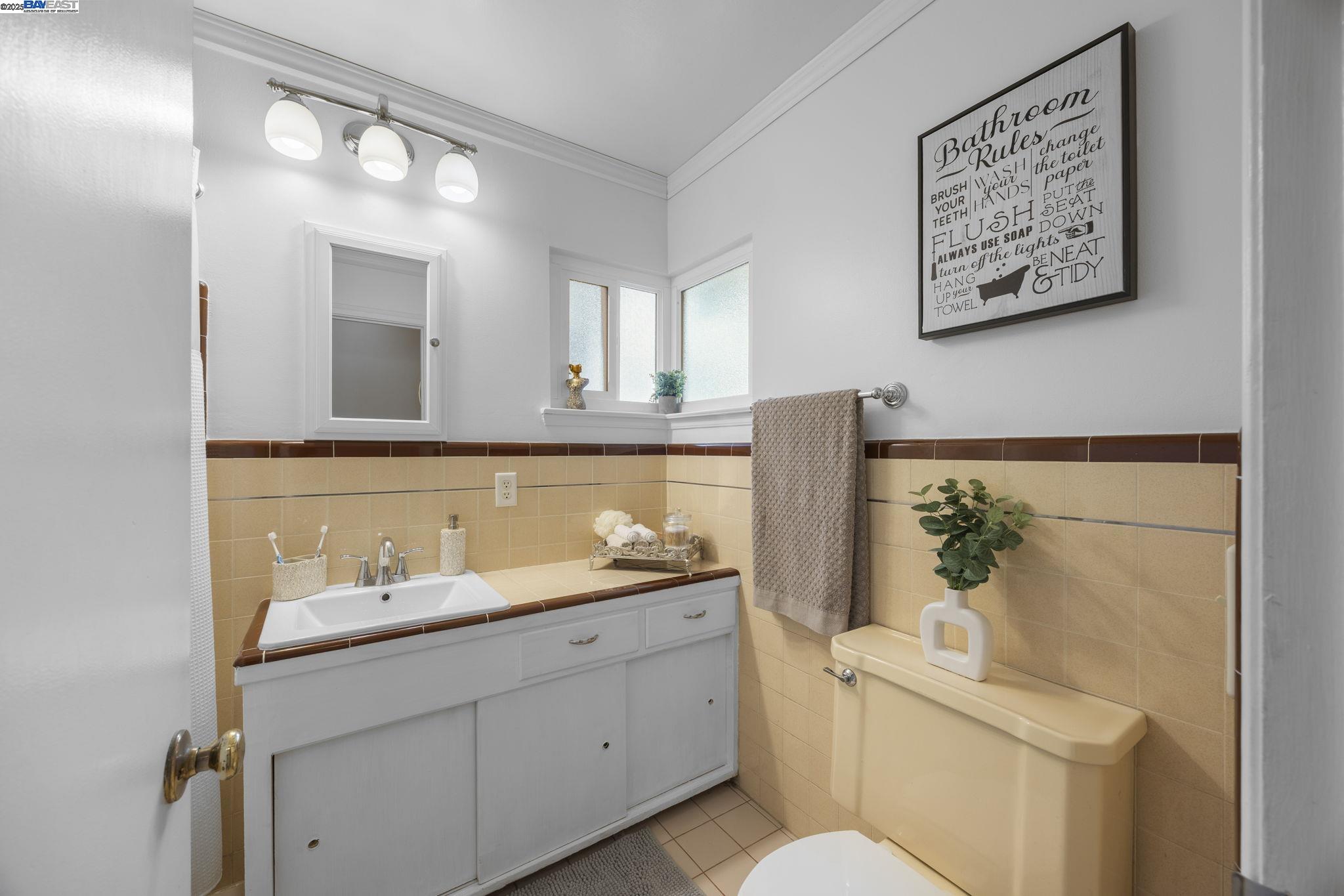 Detail Gallery Image 37 of 55 For 3304 Brookdale Blvd, Castro Valley,  CA 94546 - 3 Beds | 2 Baths