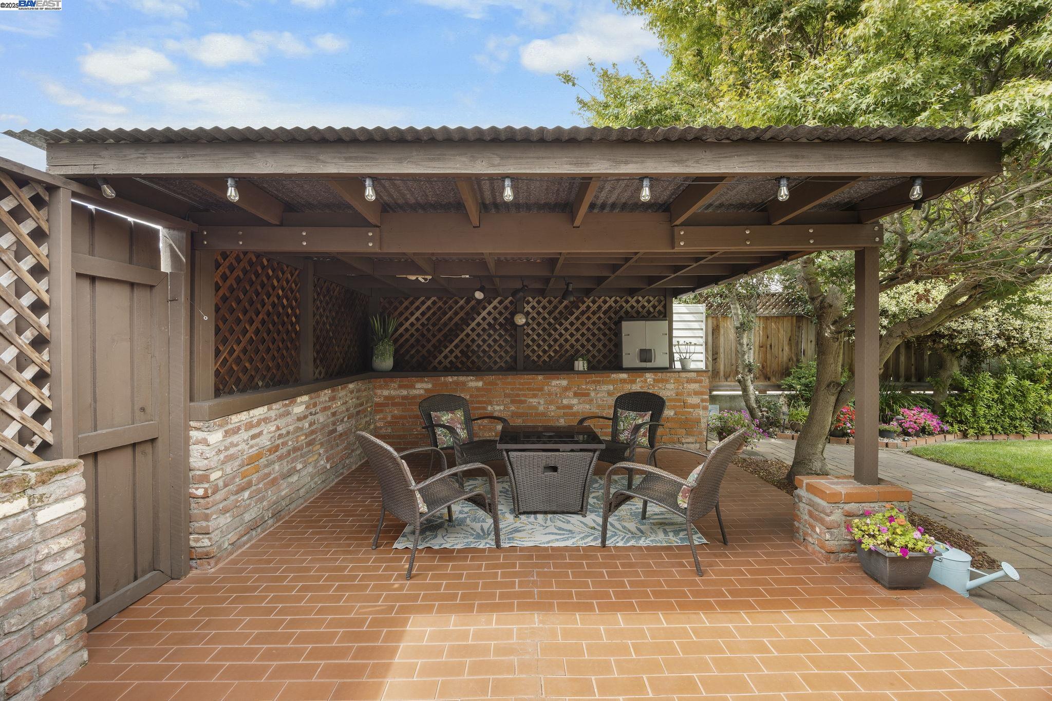 Detail Gallery Image 38 of 55 For 3304 Brookdale Blvd, Castro Valley,  CA 94546 - 3 Beds | 2 Baths