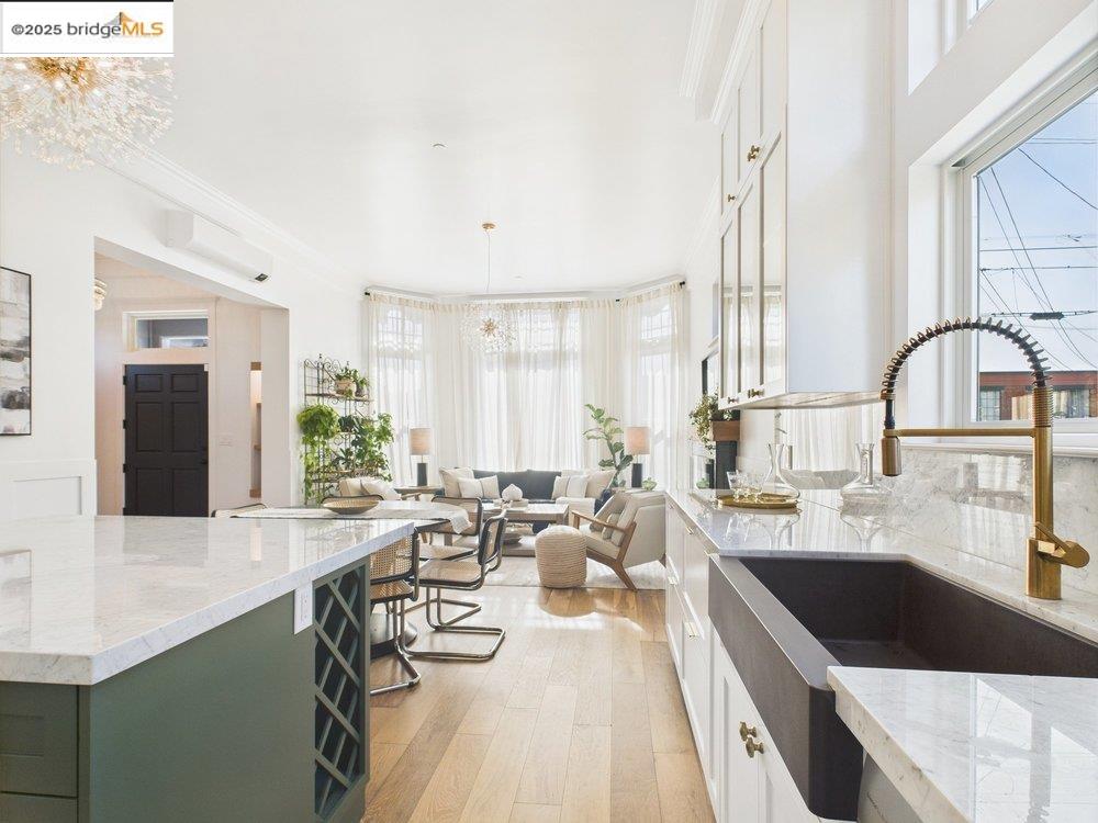 Detail Gallery Image 16 of 60 For 2602 Adeline St, Oakland,  CA 94607 - 4 Beds | 2/3 Baths