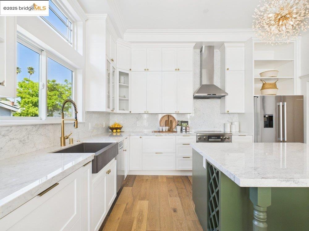 Detail Gallery Image 17 of 60 For 2602 Adeline St, Oakland,  CA 94607 - 4 Beds | 2/3 Baths