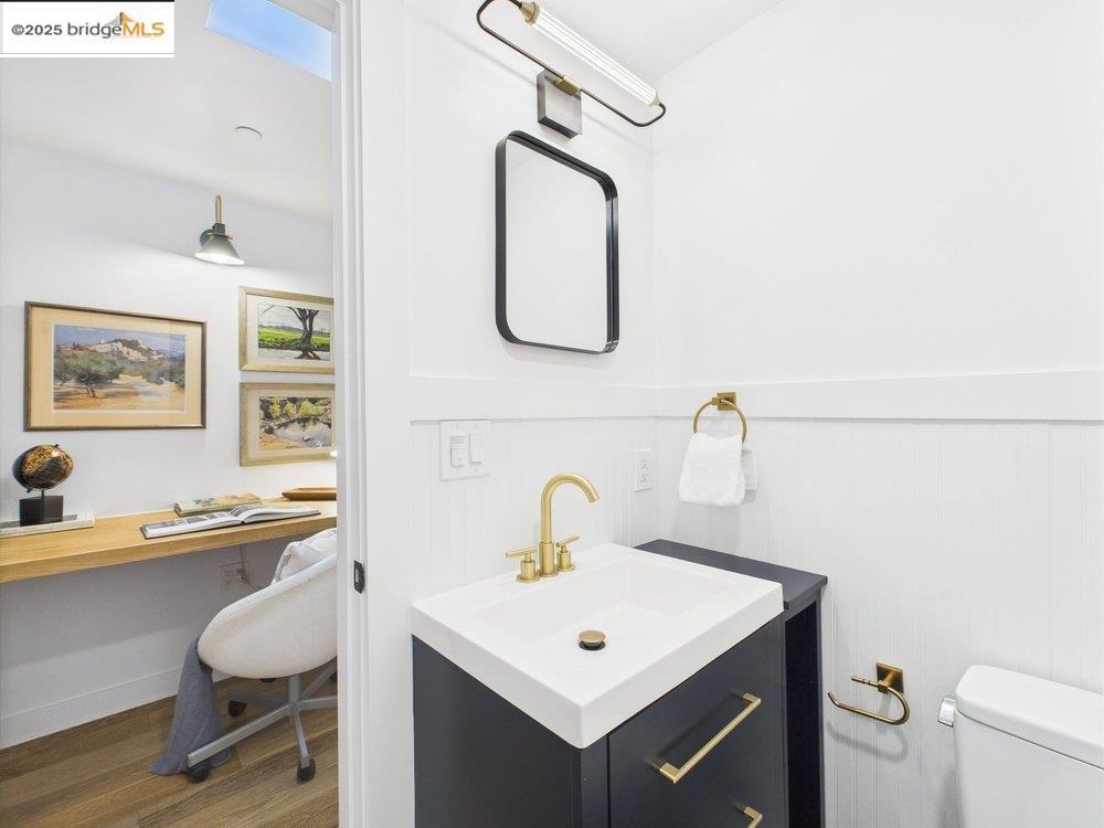 Detail Gallery Image 30 of 60 For 2602 Adeline St, Oakland,  CA 94607 - 4 Beds | 2/3 Baths