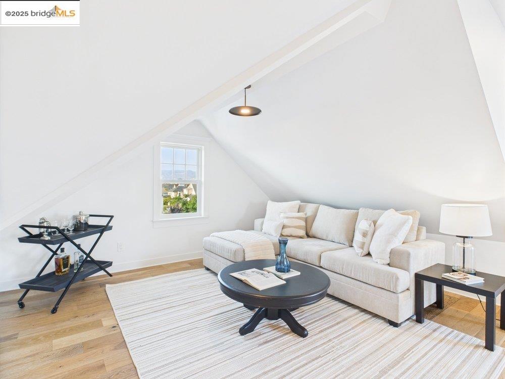 Detail Gallery Image 31 of 60 For 2602 Adeline St, Oakland,  CA 94607 - 4 Beds | 2/3 Baths