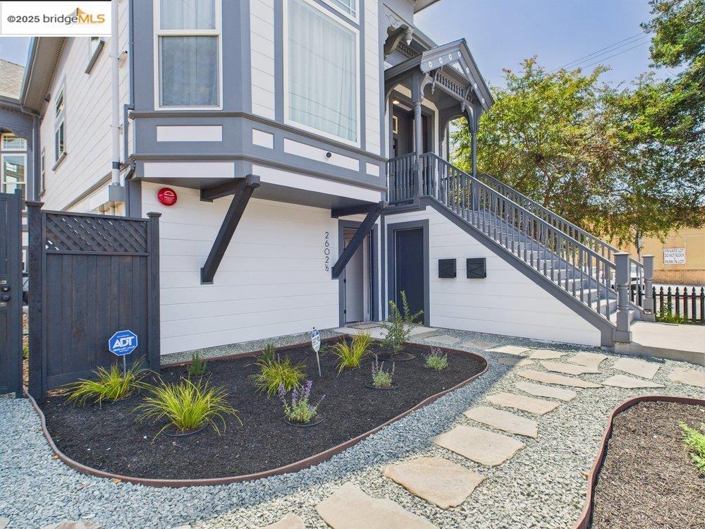 Detail Gallery Image 36 of 60 For 2602 Adeline St, Oakland,  CA 94607 - 4 Beds | 2/3 Baths