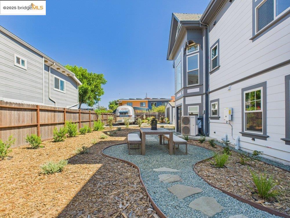 Detail Gallery Image 40 of 60 For 2602 Adeline St, Oakland,  CA 94607 - 4 Beds | 2/3 Baths