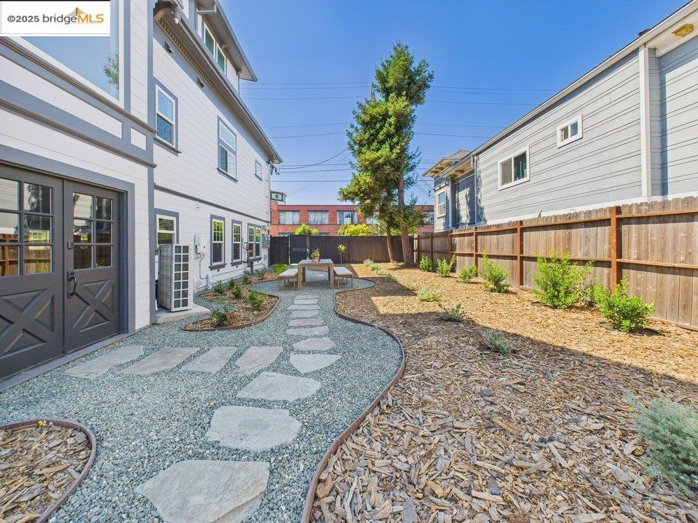 Detail Gallery Image 41 of 60 For 2602 Adeline St, Oakland,  CA 94607 - 4 Beds | 2/3 Baths