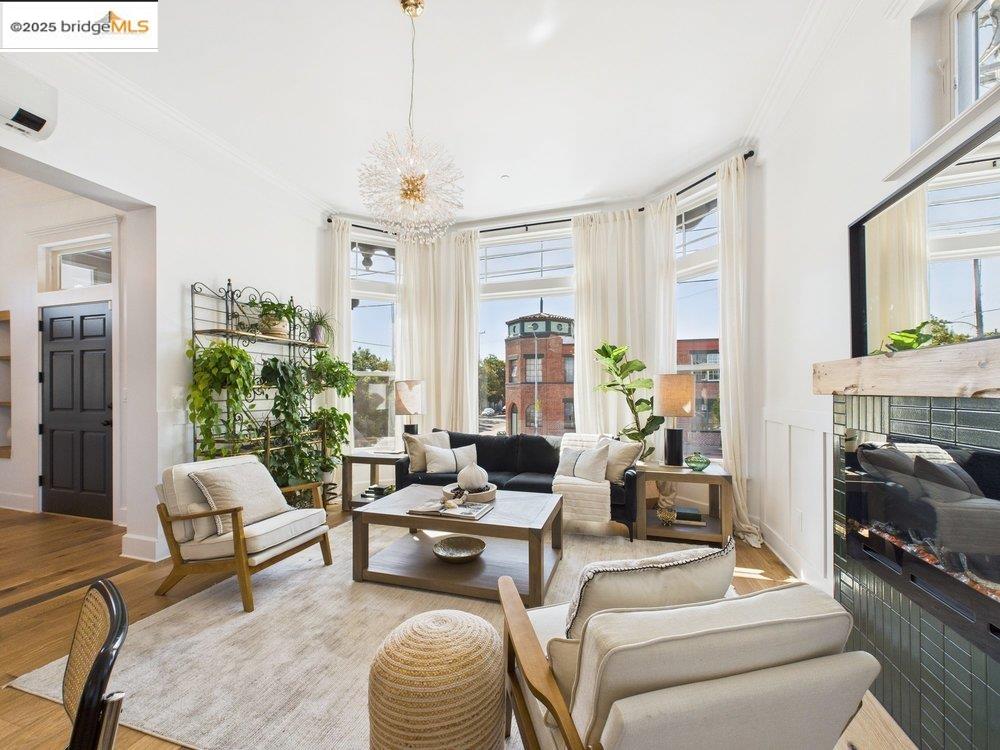 Detail Gallery Image 8 of 60 For 2602 Adeline St, Oakland,  CA 94607 - 4 Beds | 2/3 Baths