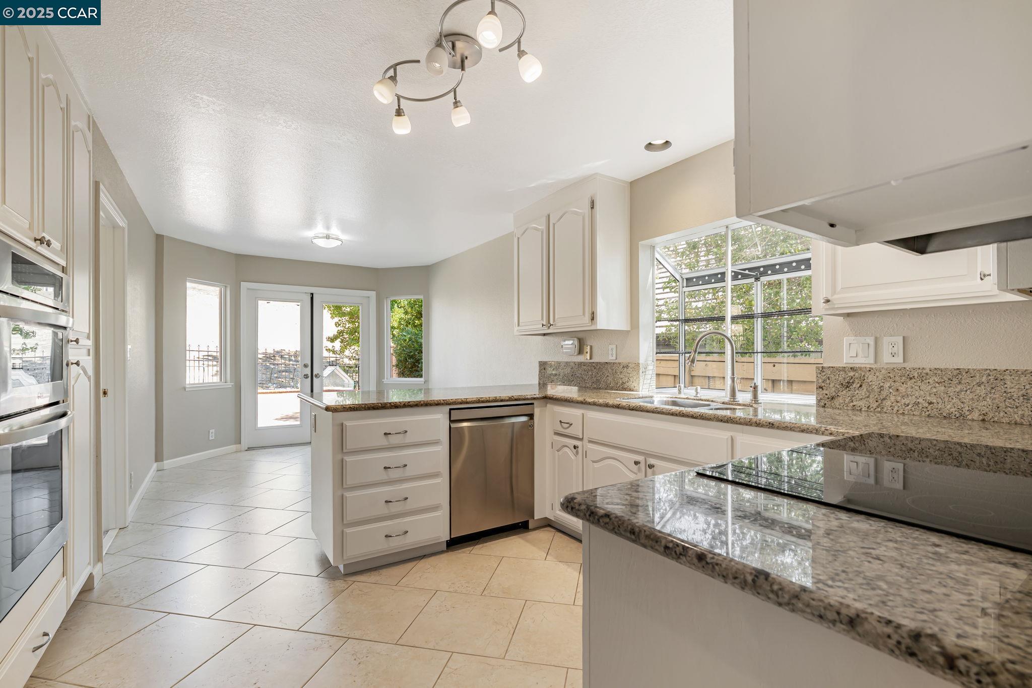 Detail Gallery Image 13 of 50 For 1816 Eagle Peak Ave, Clayton,  CA 94517 - 3 Beds | 2/1 Baths