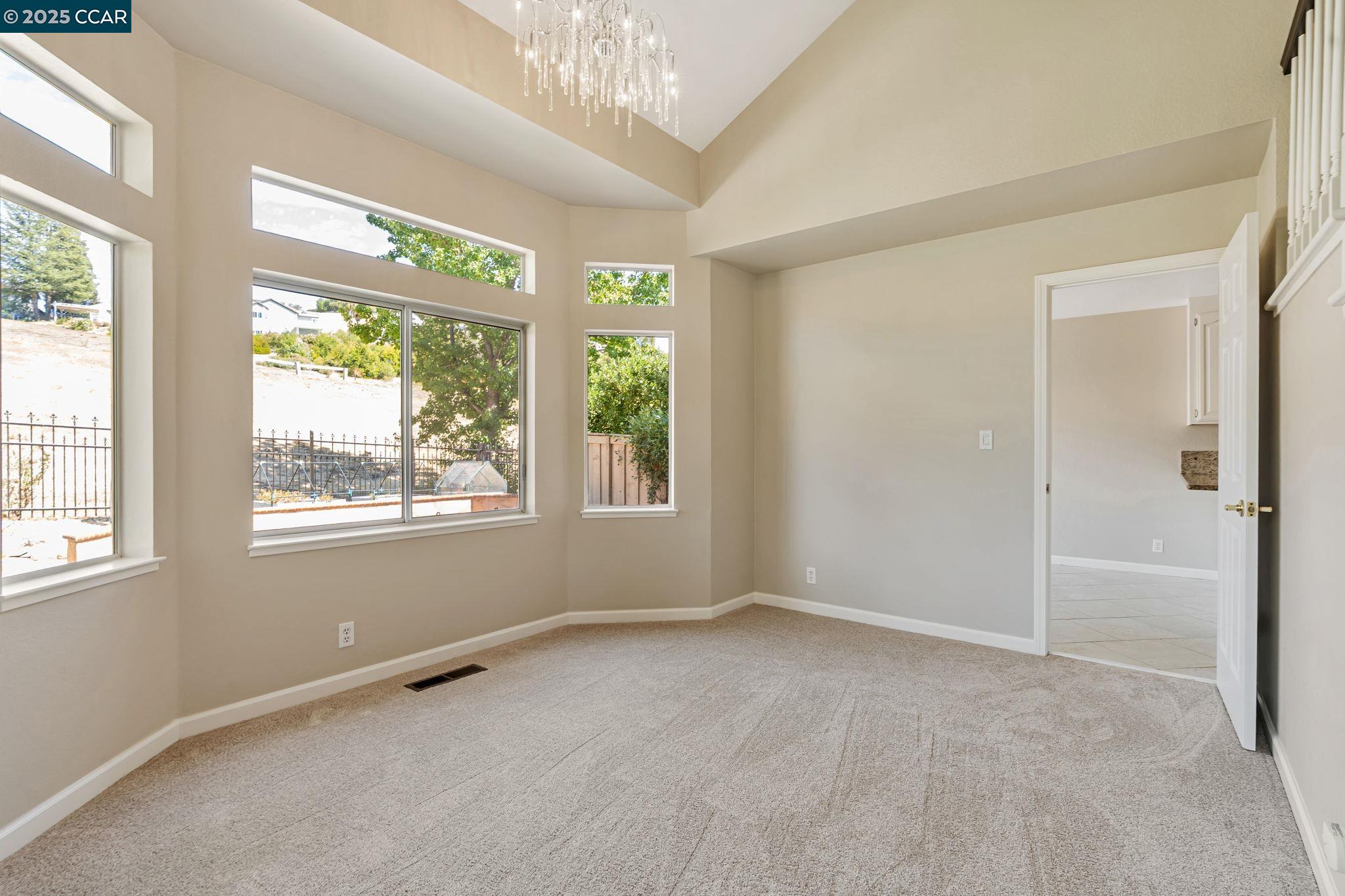 Detail Gallery Image 8 of 50 For 1816 Eagle Peak Ave, Clayton,  CA 94517 - 3 Beds | 2/1 Baths