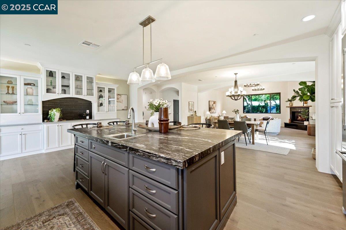 Detail Gallery Image 13 of 27 For 132 Quinterra Ln, Danville,  CA 94526 - 5 Beds | 3/1 Baths