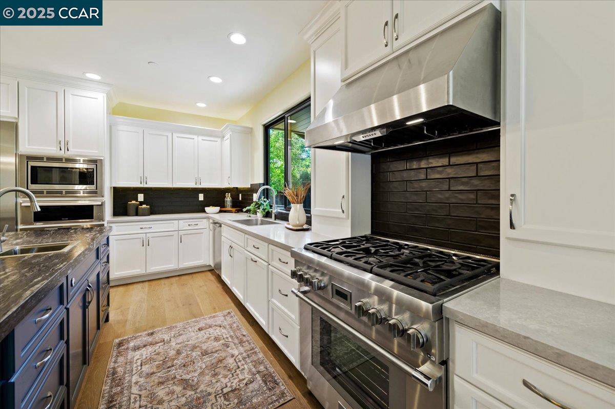 Detail Gallery Image 14 of 27 For 132 Quinterra Ln, Danville,  CA 94526 - 5 Beds | 3/1 Baths