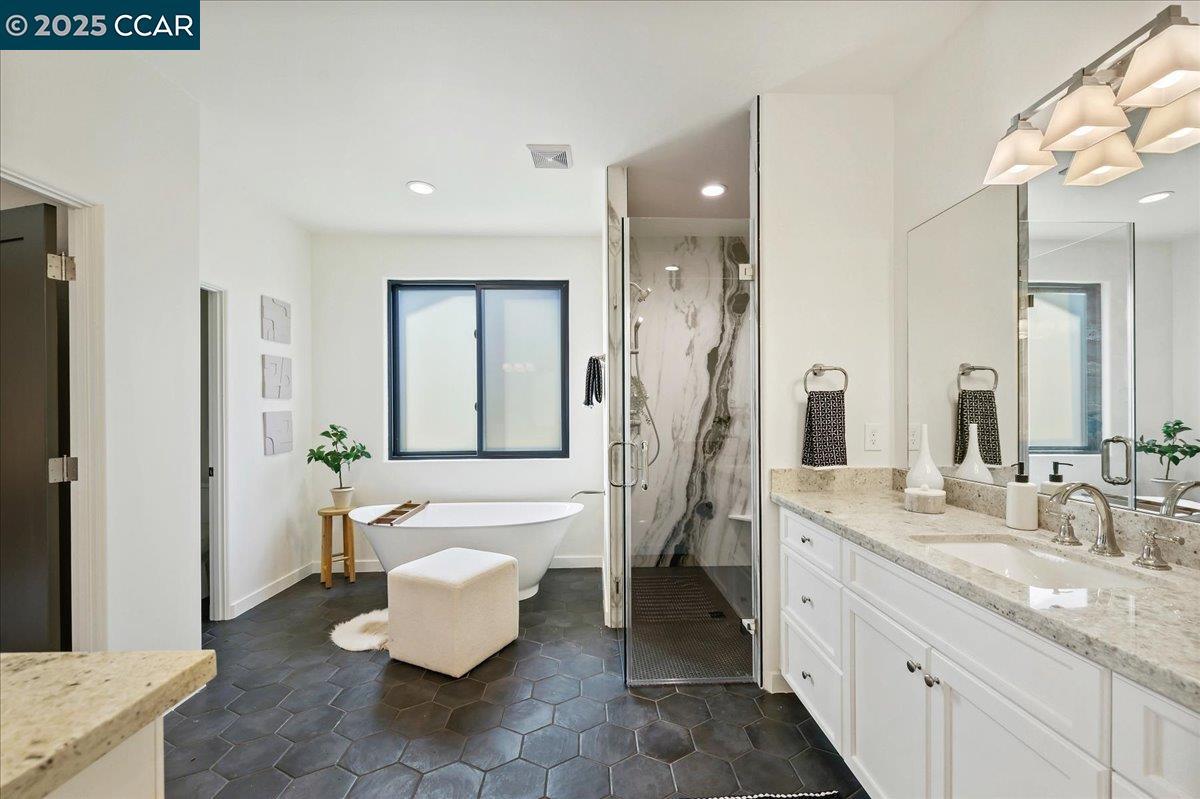 Detail Gallery Image 18 of 27 For 132 Quinterra Ln, Danville,  CA 94526 - 5 Beds | 3/1 Baths