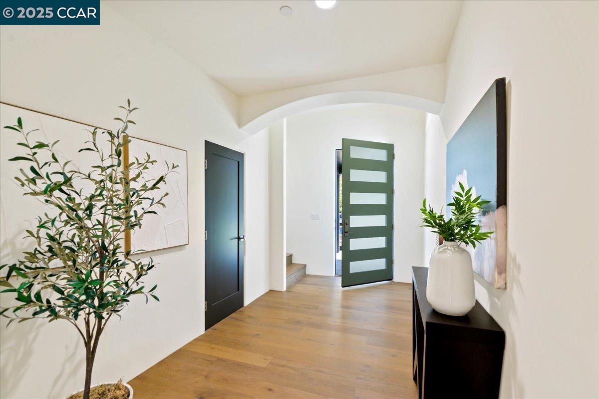 Detail Gallery Image 3 of 27 For 132 Quinterra Ln, Danville,  CA 94526 - 5 Beds | 3/1 Baths