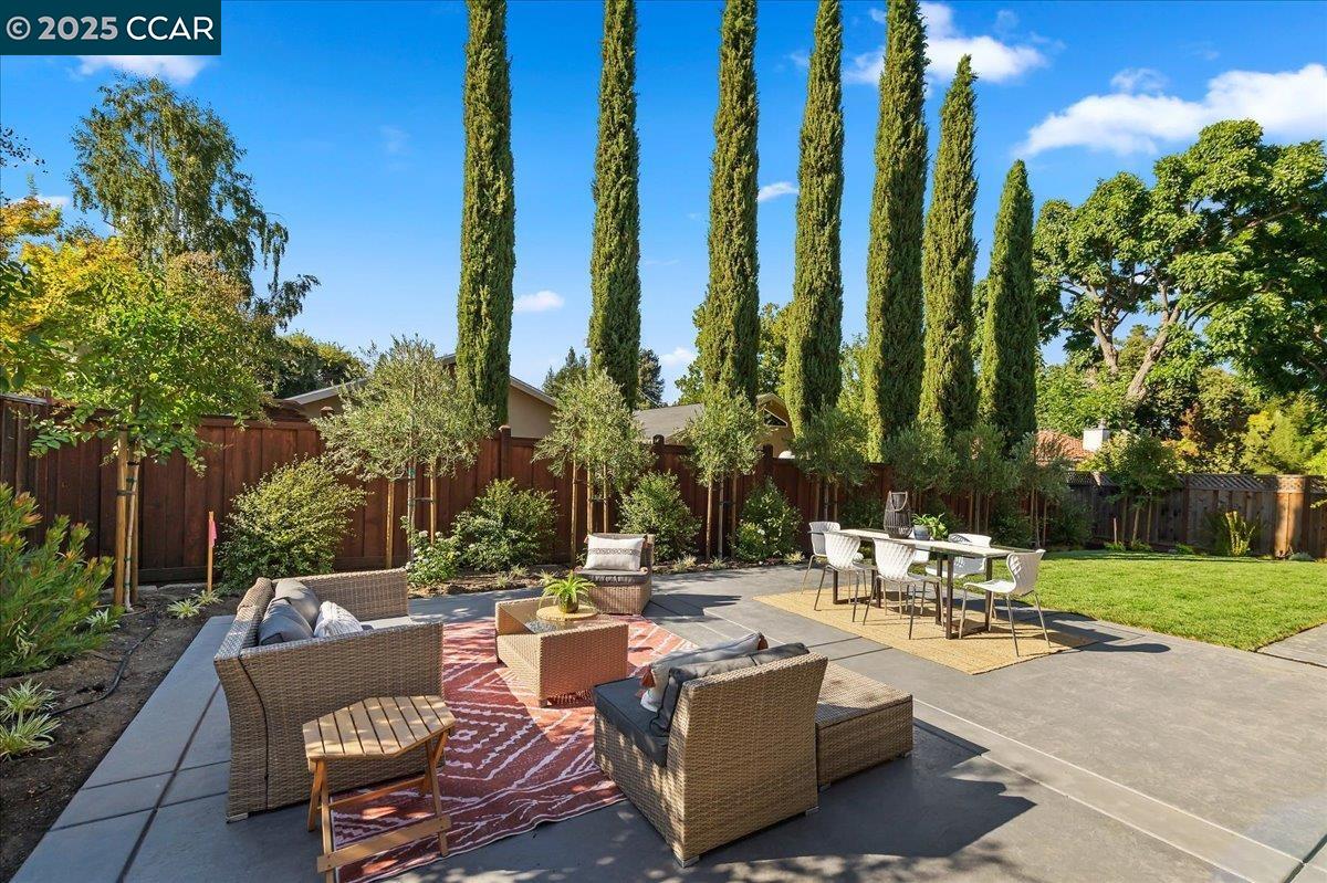 Detail Gallery Image 25 of 27 For 132 Quinterra Ln, Danville,  CA 94526 - 5 Beds | 3/1 Baths
