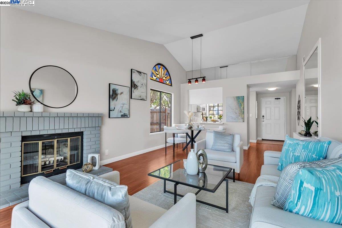 Detail Gallery Image 11 of 38 For 3525 Mcsherry Way, Alameda,  CA 94502 - 2 Beds | 2 Baths