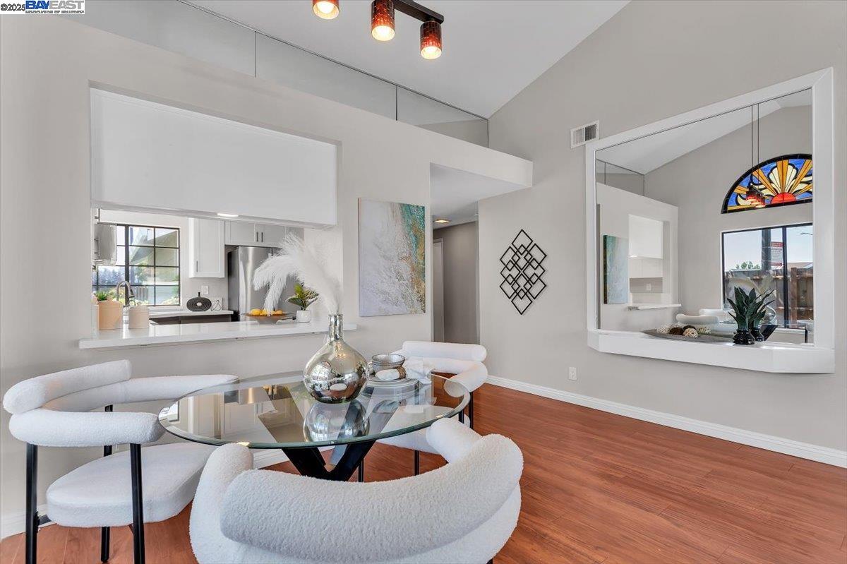 Detail Gallery Image 12 of 38 For 3525 Mcsherry Way, Alameda,  CA 94502 - 2 Beds | 2 Baths