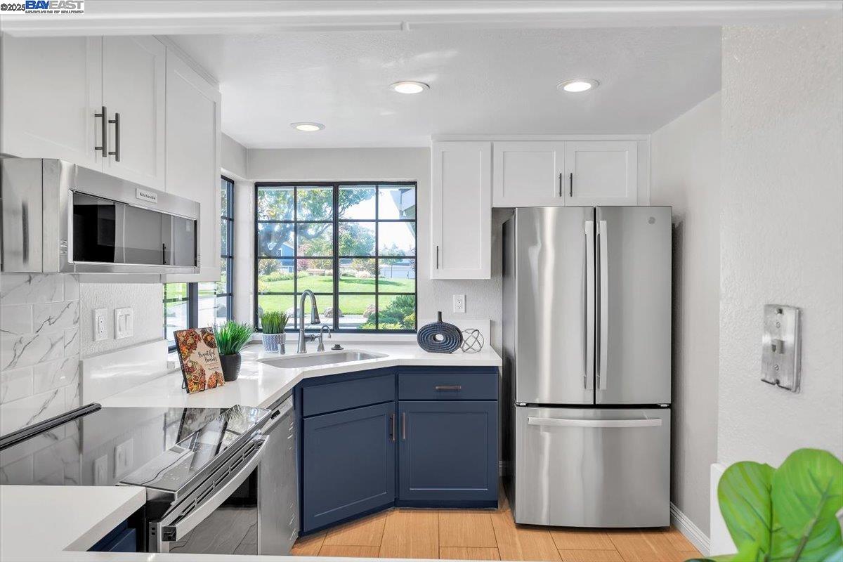 Detail Gallery Image 15 of 38 For 3525 Mcsherry Way, Alameda,  CA 94502 - 2 Beds | 2 Baths