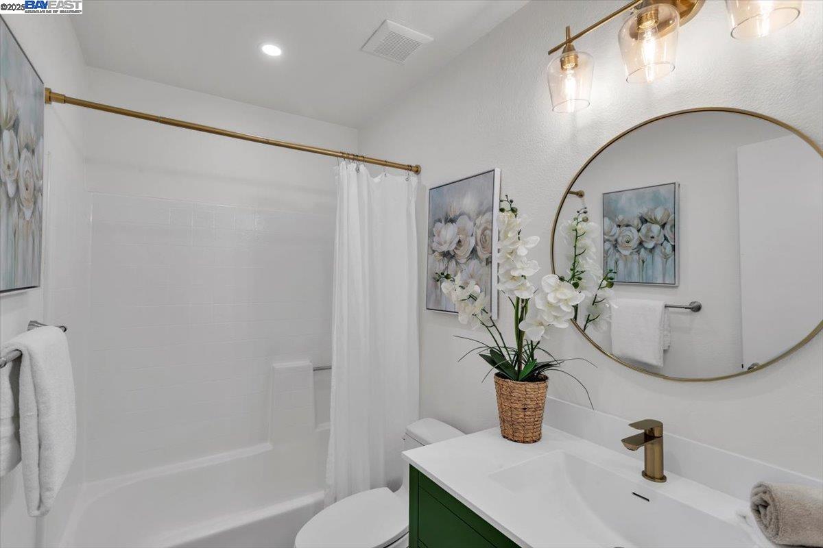 Detail Gallery Image 24 of 38 For 3525 Mcsherry Way, Alameda,  CA 94502 - 2 Beds | 2 Baths
