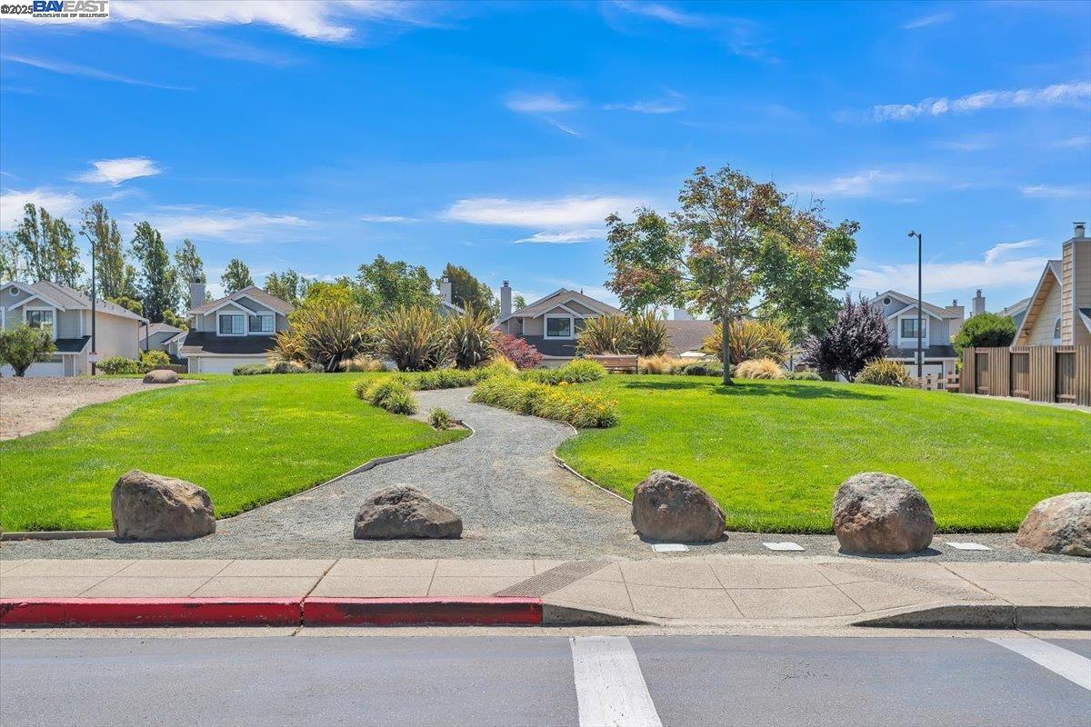 Detail Gallery Image 34 of 38 For 3525 Mcsherry Way, Alameda,  CA 94502 - 2 Beds | 2 Baths