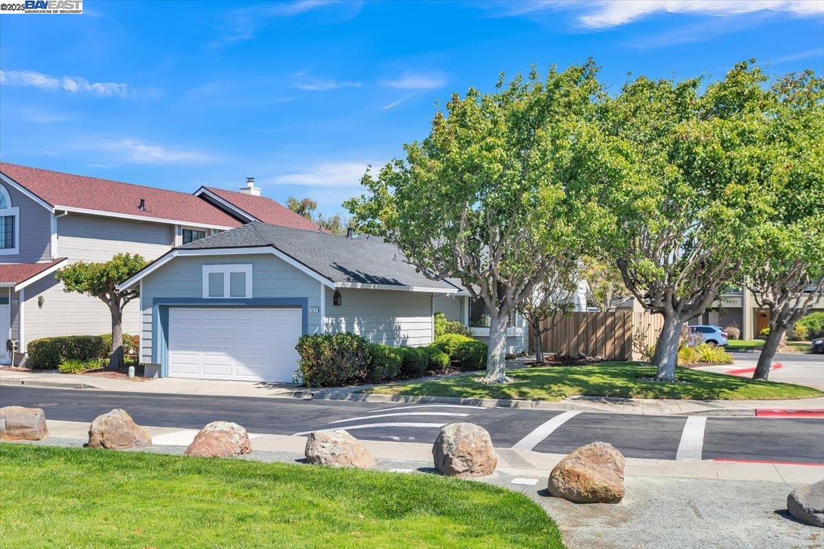 Detail Gallery Image 35 of 38 For 3525 Mcsherry Way, Alameda,  CA 94502 - 2 Beds | 2 Baths