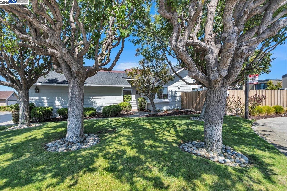 Detail Gallery Image 37 of 38 For 3525 Mcsherry Way, Alameda,  CA 94502 - 2 Beds | 2 Baths