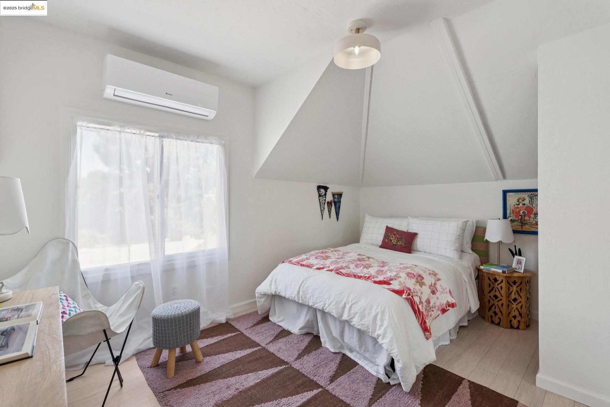 Detail Gallery Image 31 of 50 For 1020 E 19th St, Oakland,  CA 94606 - 2 Beds | 1/1 Baths