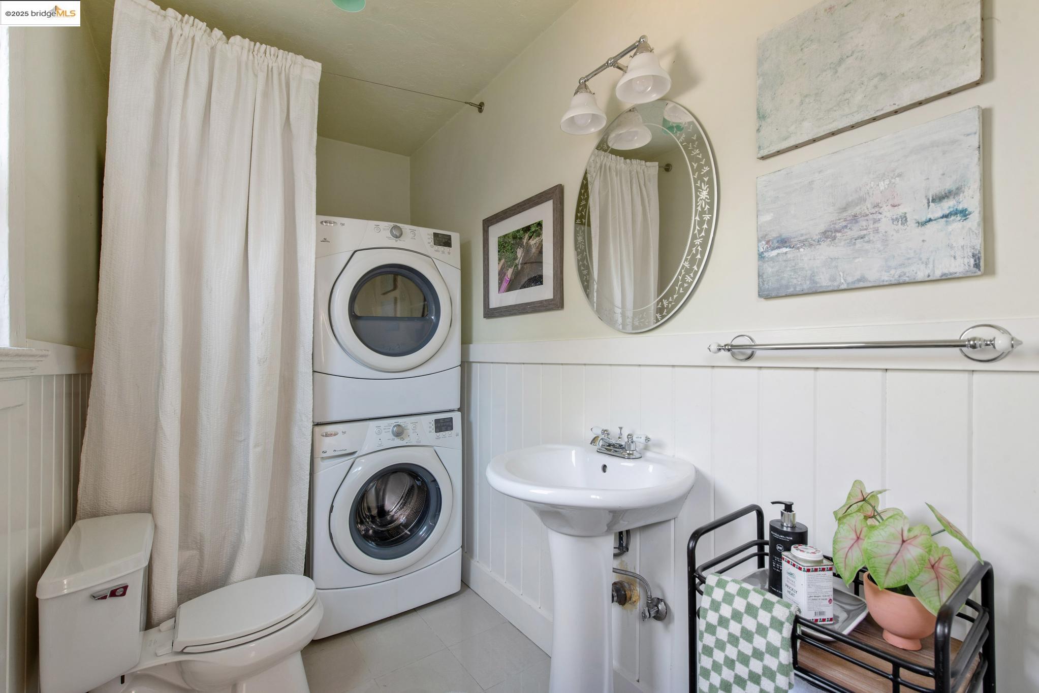 Detail Gallery Image 35 of 50 For 1020 E 19th St, Oakland,  CA 94606 - 2 Beds | 1/1 Baths