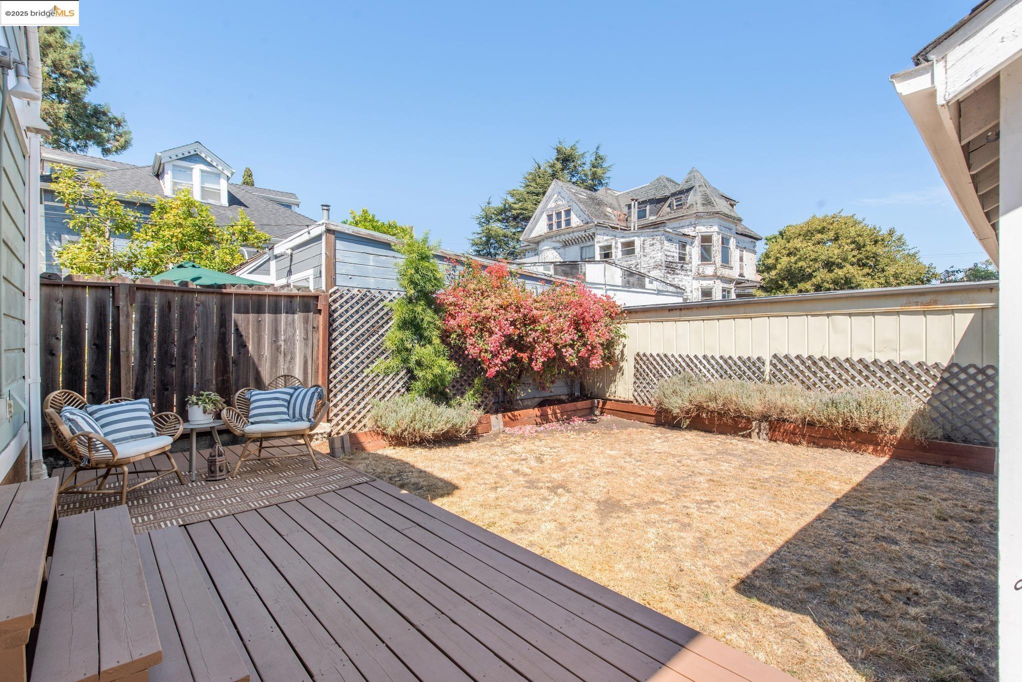 Detail Gallery Image 37 of 50 For 1020 E 19th St, Oakland,  CA 94606 - 2 Beds | 1/1 Baths