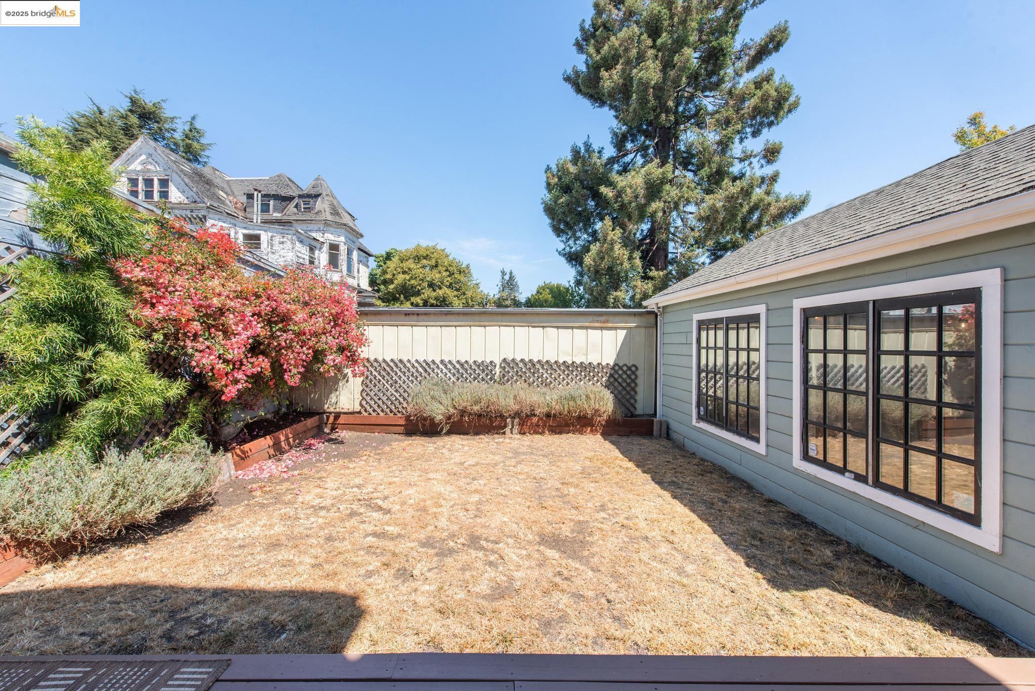 Detail Gallery Image 38 of 50 For 1020 E 19th St, Oakland,  CA 94606 - 2 Beds | 1/1 Baths