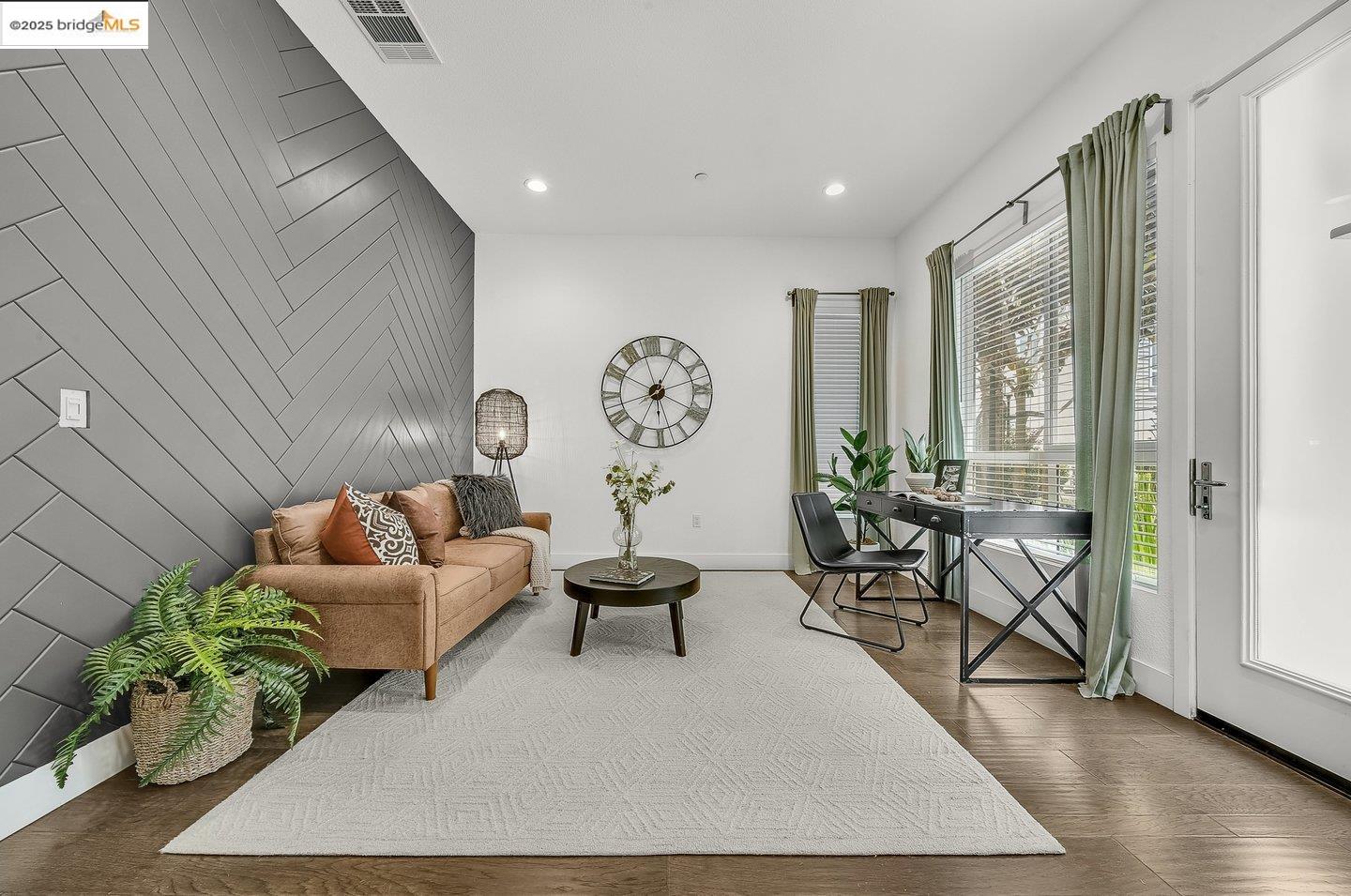 Photo #2: 41110585 Listing 