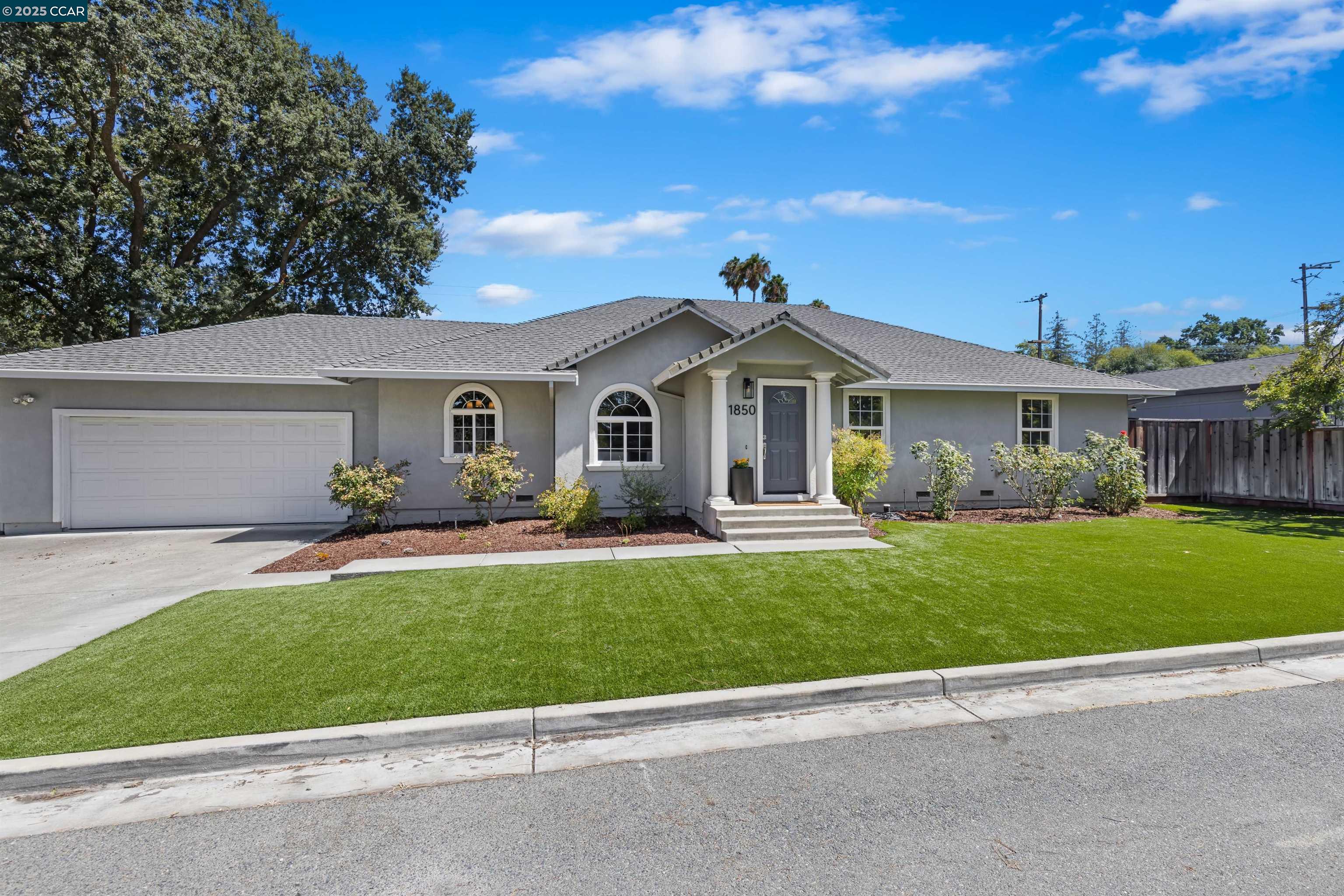 Front Image Thumbnail for CC41110586