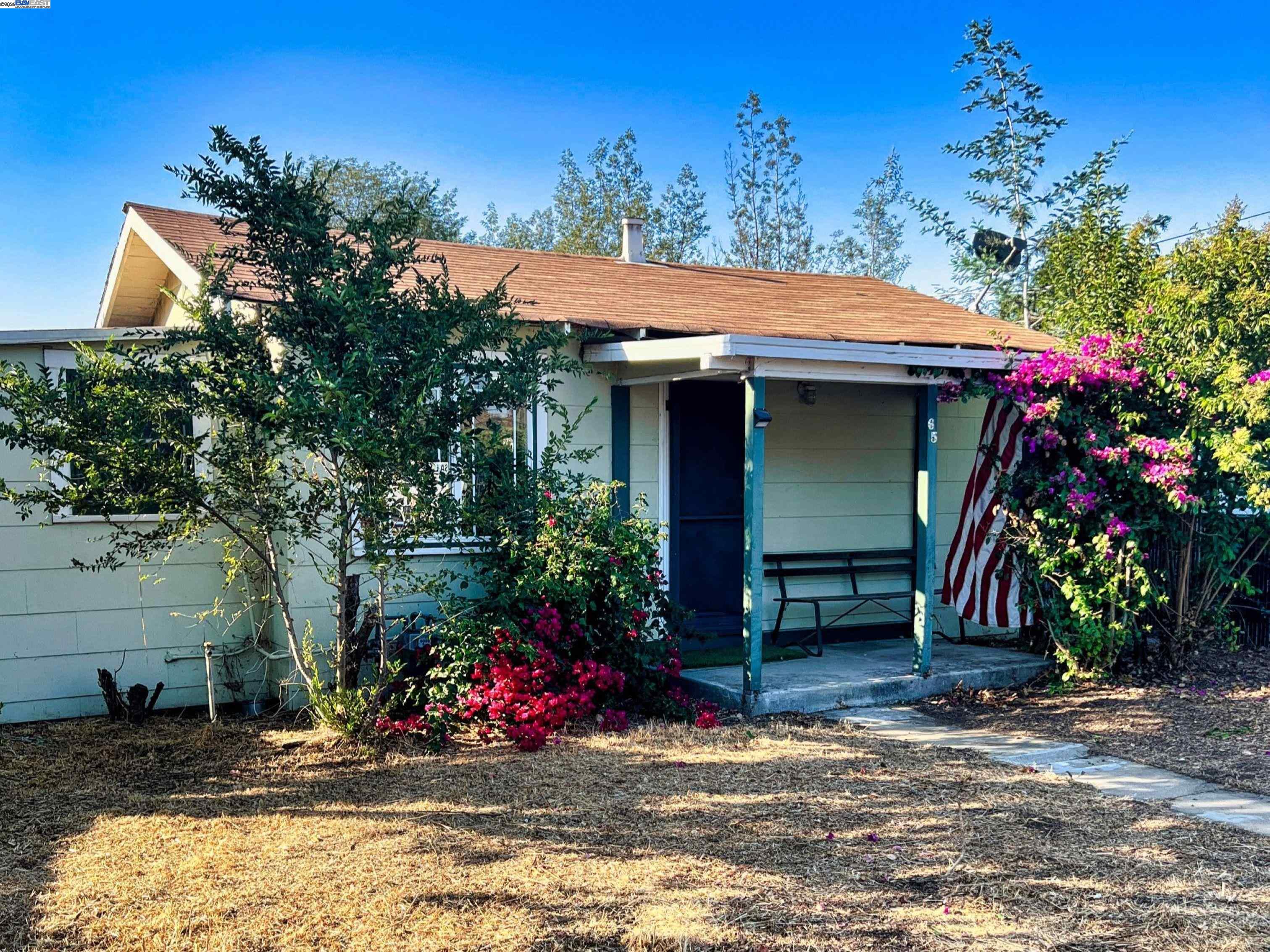 Detail Gallery Image 2 of 28 For 65 Burbank Ave, San Martin,  CA 95046 - 1 Beds | 1 Baths