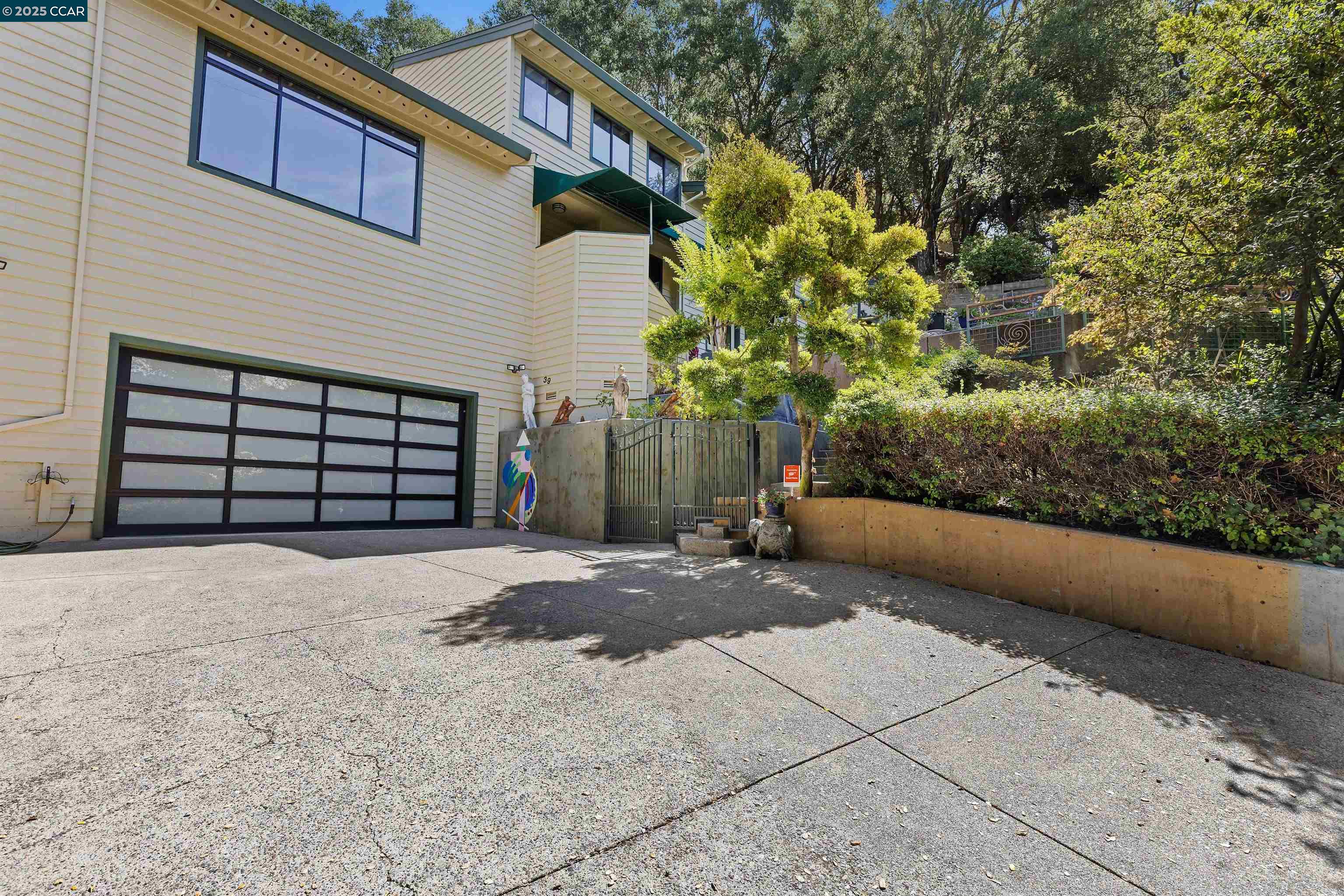Detail Gallery Image 11 of 59 For 39 Mira Loma Rd, Orinda,  CA 94563 - 4 Beds | 3 Baths